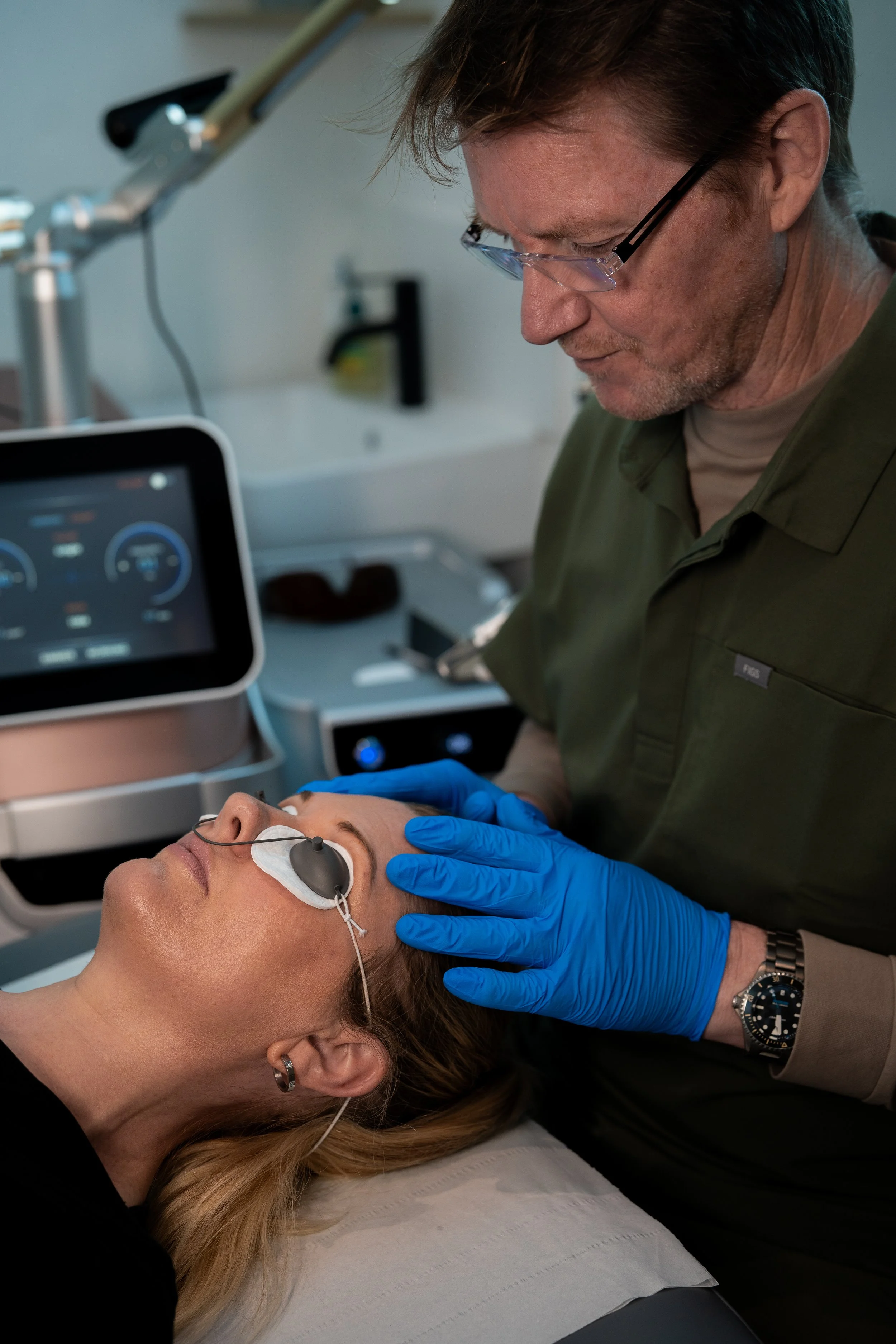 Eyebrow tattoo removal