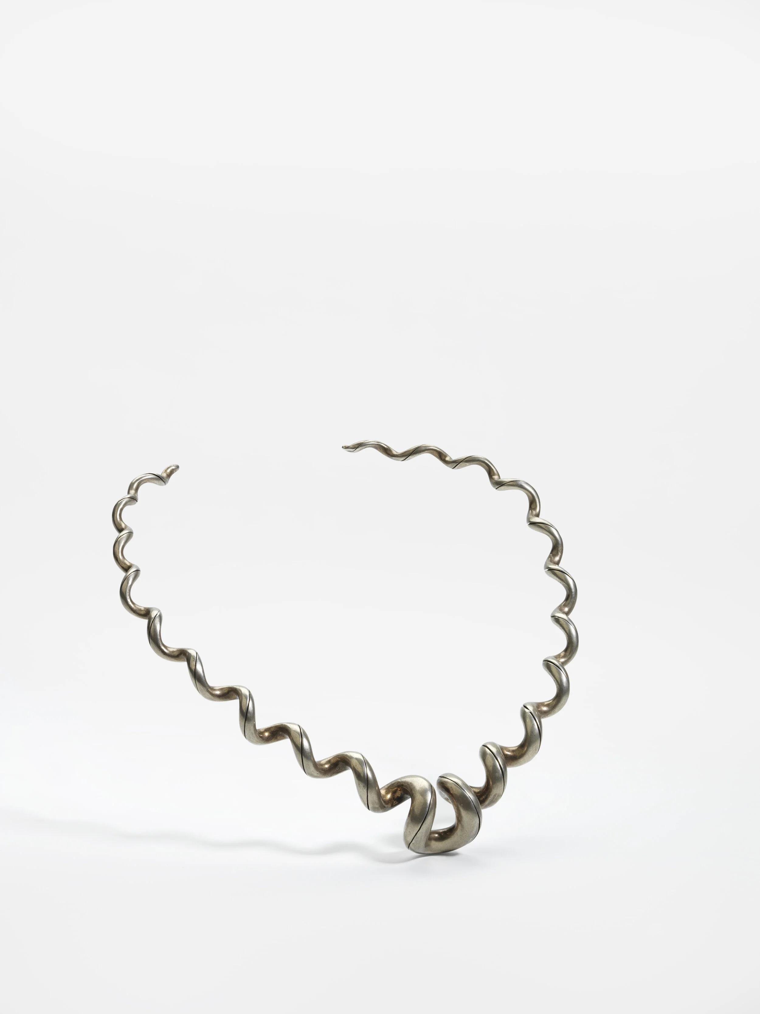 Helicoidal Vee Neckpiece.jpg