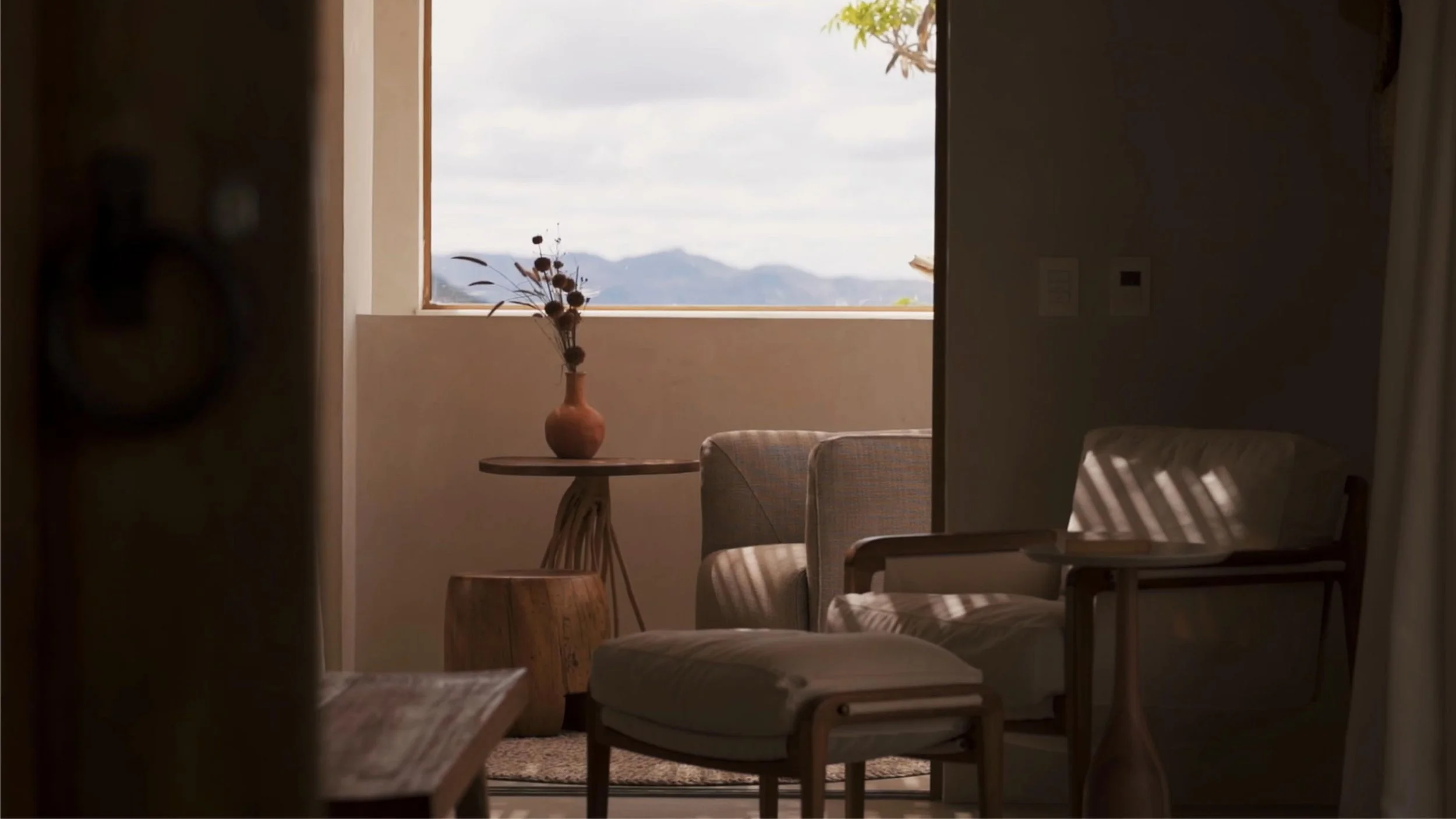 No coração do Cerrado, casa em estilo wabi-sabi é exemplo de integração entre natureza e tecnologia