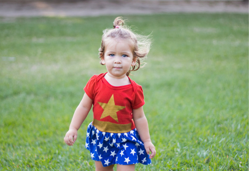 Kid in wonderwoman costume