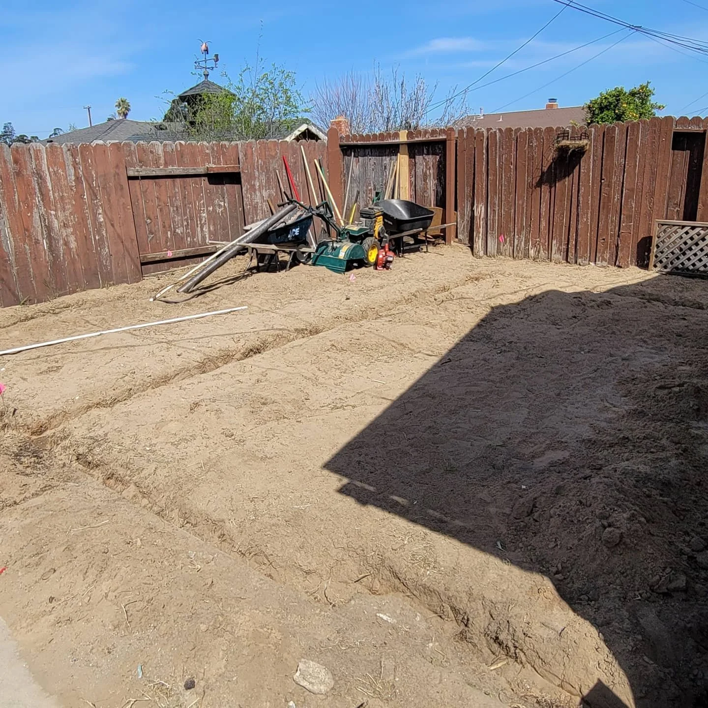 Another project done 😁👍
Lets us know of any lawn care or carpet cleaning needs!

Espinosascleaning.com