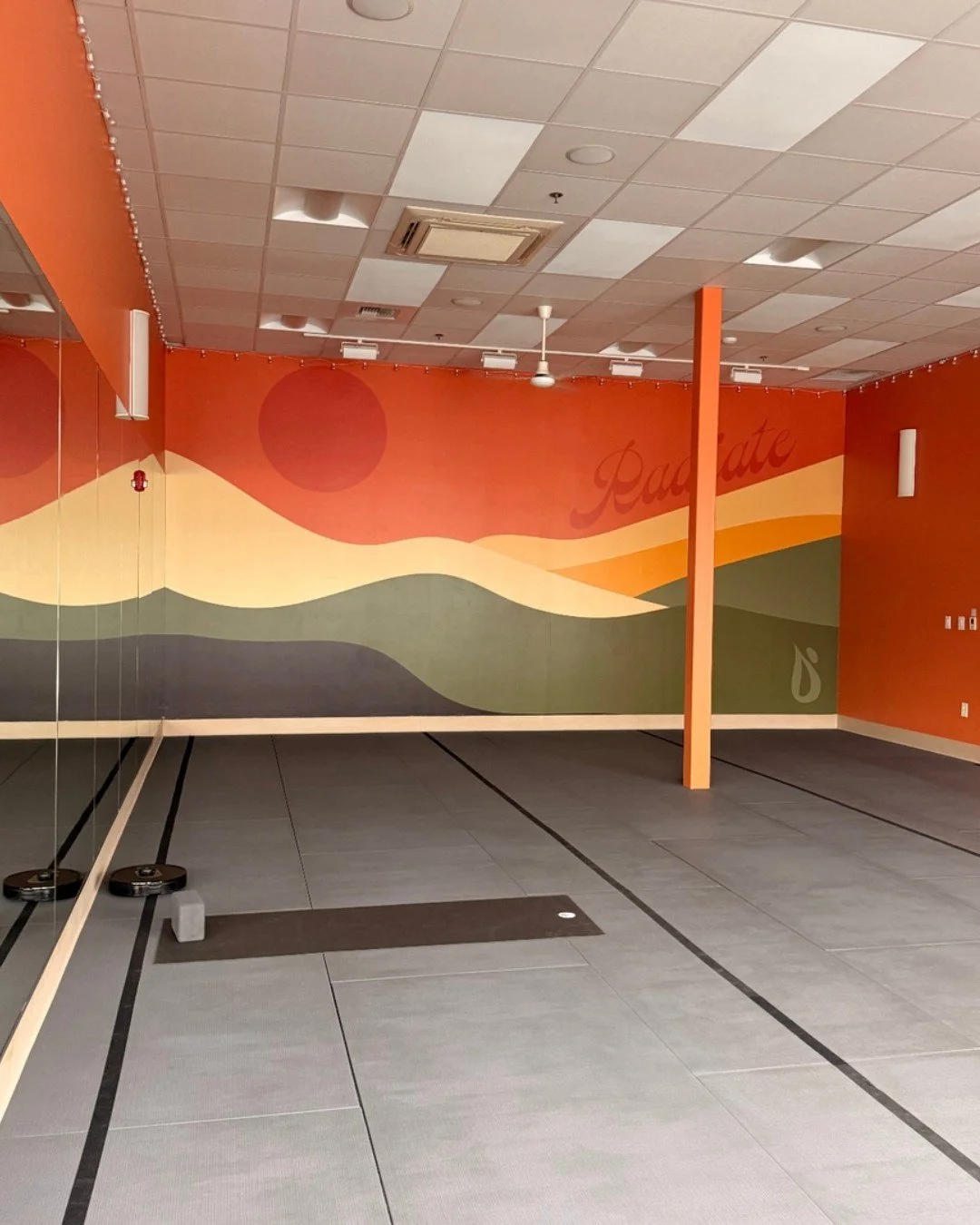 RADIATE 🌅

That was the word. The feeling. The whole intention behind Juicy Power Yoga's brand, and seeing it come to life on this vinyl mural after the final install, gave me all the designer joy.

This is why brand strategy matters. When you know 