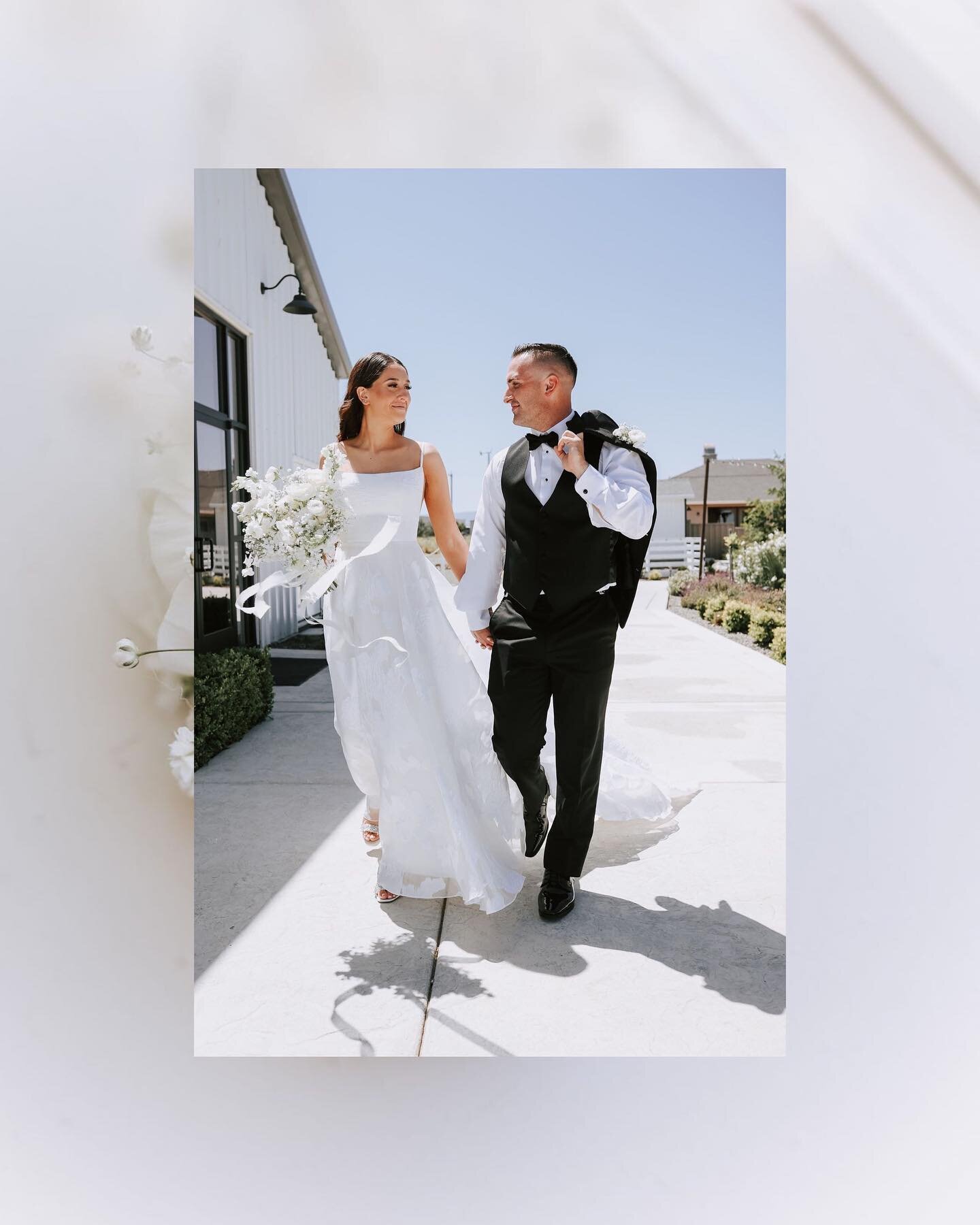 Mr &amp; Mrs. Freeman 🤍
&bull;
&bull;
&bull;
&bull;
&bull;#hannahjoyphotography #hannahjoyphoto #sacweddingphotographer #sacweddings #bellavistafarm #norcalweddingphotographer #sacramentoweddingphotographer