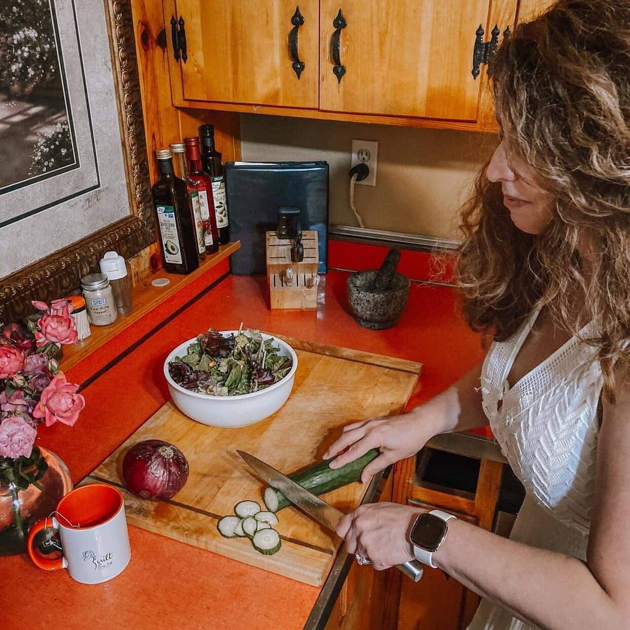 Redefine comfort food. Raw veggies provide vitamins, minerals, fiber, antioxidants, good gut bacteria for digestion and immunity and water. Helps fight colds, fights free radicals, aids digestion and body systems,  that's comforting. 

#healthylifest