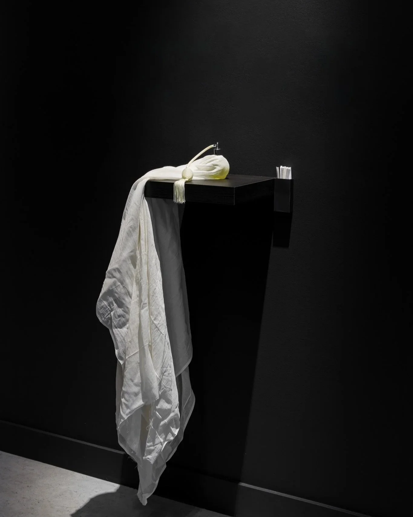  Megan Hepburn,  ECHO,  2025, eau de parfum. 