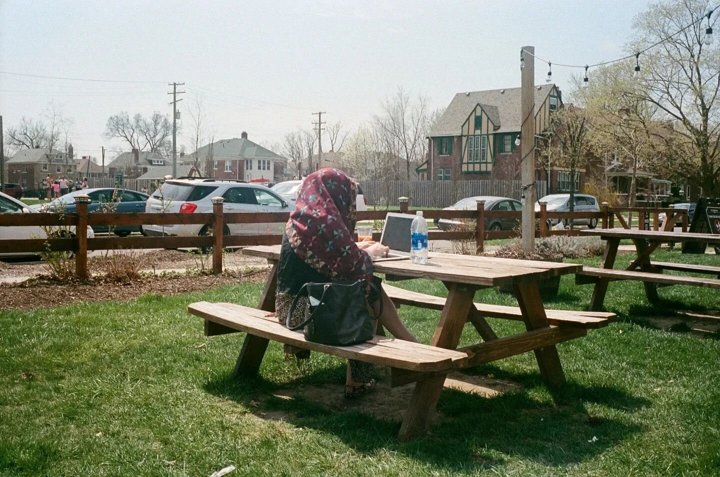 Too Bright 
Spring Encounters Series

Taken with Minolta Hi-matic 7sii and Kodak Portra 400. #film #minoltahimatic7sii #minolta #himatic #himatic7sii #colorfilm  #kodakportra400 #kodakportra400  @kodak @kodakprofessional @kodakprofessional_europe #st