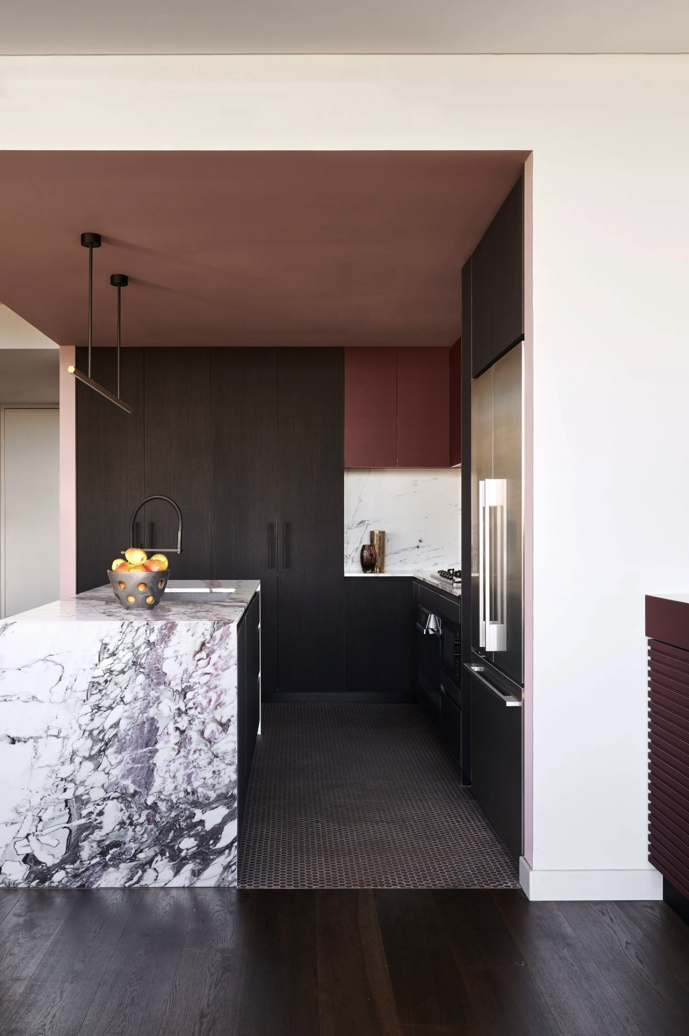 What Makes a Kitchen Feel Expensive (Even When It Isn’t)