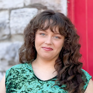 Eileen headshot.webp