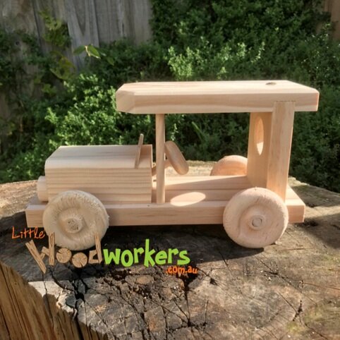 littlewoodworkers_vintagecar_with_logo_007.jpg