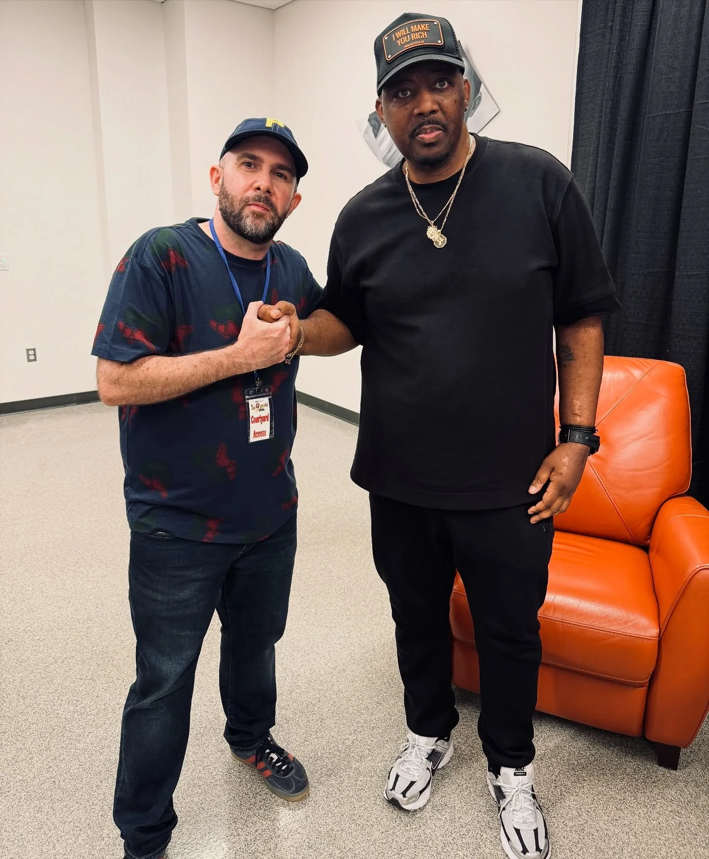 Backstage w/ the legendary Green-Eyed Bandit himself @erick_sermon. This brother&rsquo;s contributions to Hip-Hop both behind the boards &amp; vocally are countless + prolific. Him &amp; @therealepmd murked the Hill District Arts Festival yesterday. 