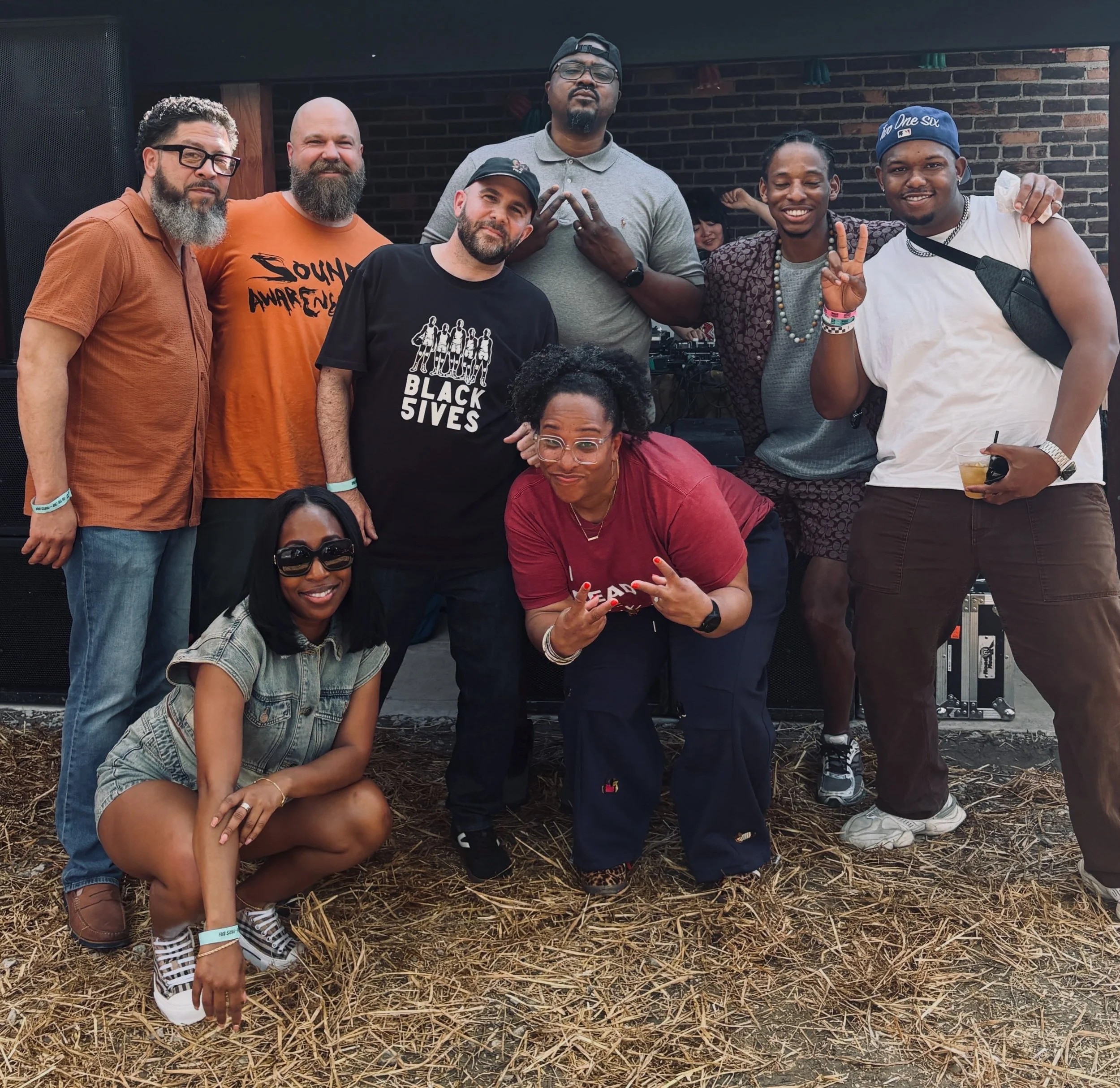 Quick jaunt to the D w/ my brother @djmarkwho to kick it with my peoples (&amp; also go diggin at Peoples 😂). Great to see the family @tallblackguyproductions + @djclevelandbrowne (my favorite musical couple). Had the pleasure of meeting @milesbonny