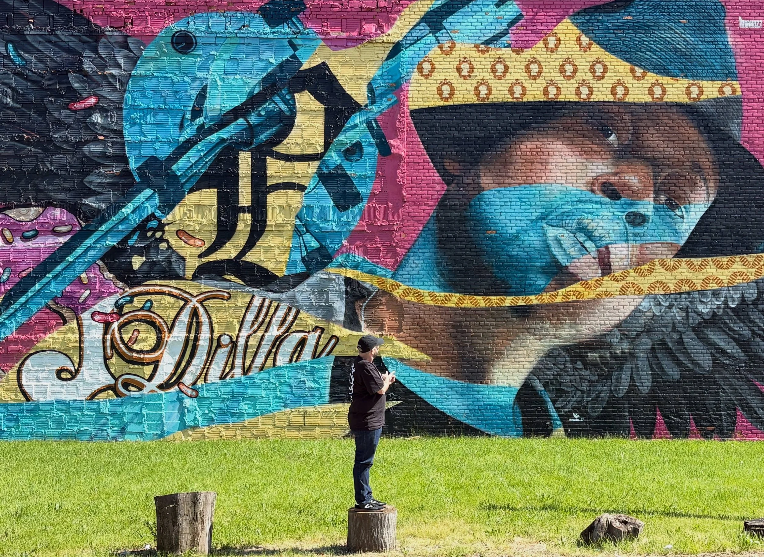We were en route to the venue yesterday &amp; noticed a street sign that immediately stood out&hellip;.CONANT. Damn, we&rsquo;re in Conant Gardens! Then the mural&hellip;then the street named after right around the corner from one of his cribs (last 