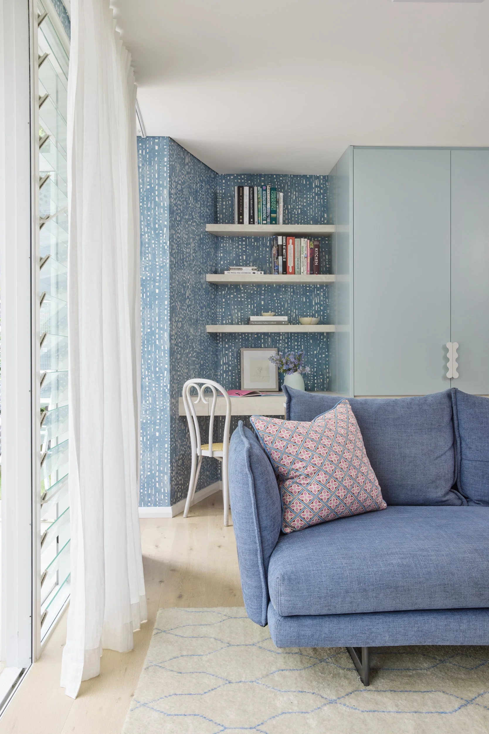 Lounge-room-blue-Freshwater-The-Space-Within