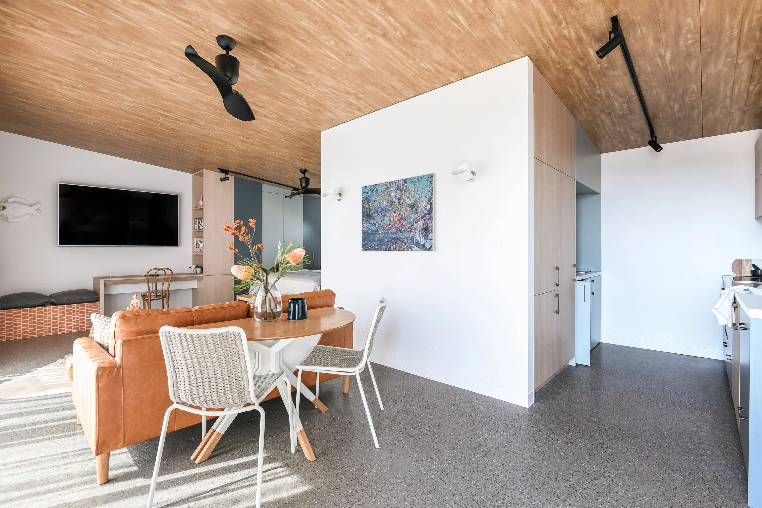 Giraffe Studio