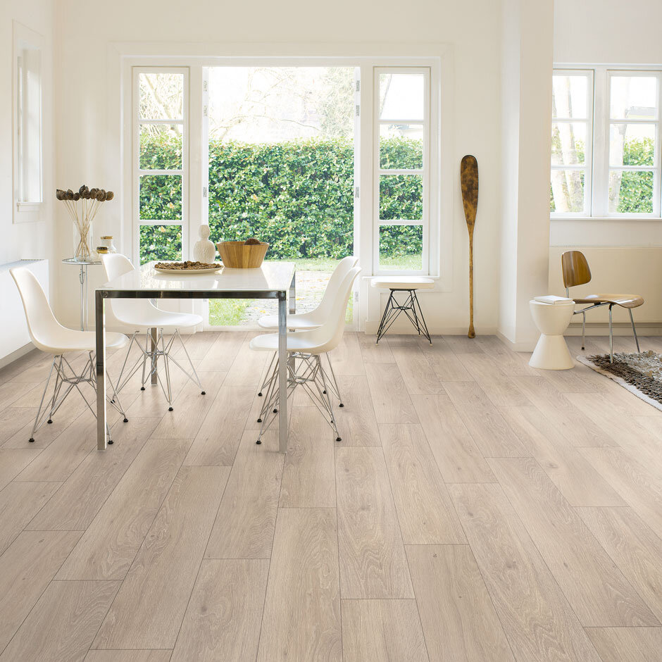 laminate flooring.jpg