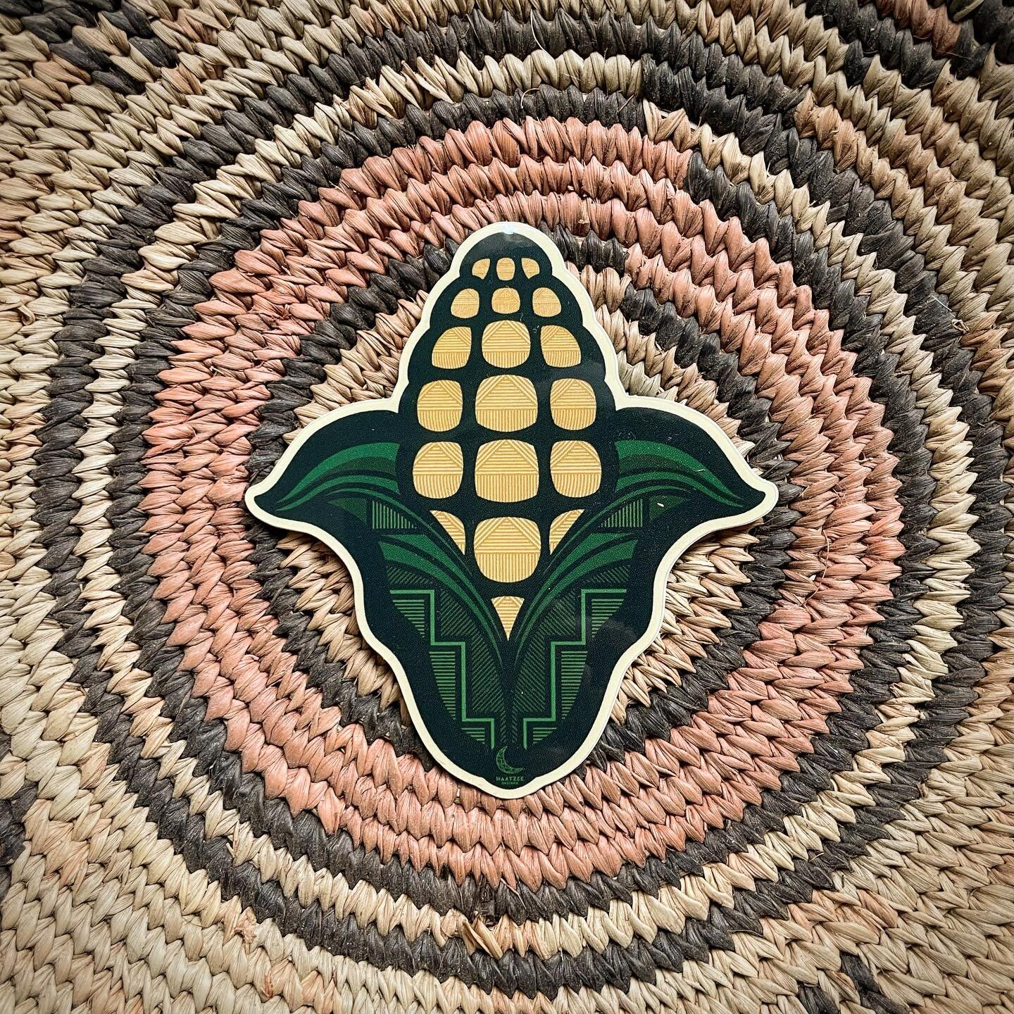 Corn Clan Sticker is now available online (via shop link in bio) 🌽🌱✨

Corn has a many meanings to our Indigenous communities. From ancestral (and current) food source to clan origins and spiritual significance - this sticker represents these meanin