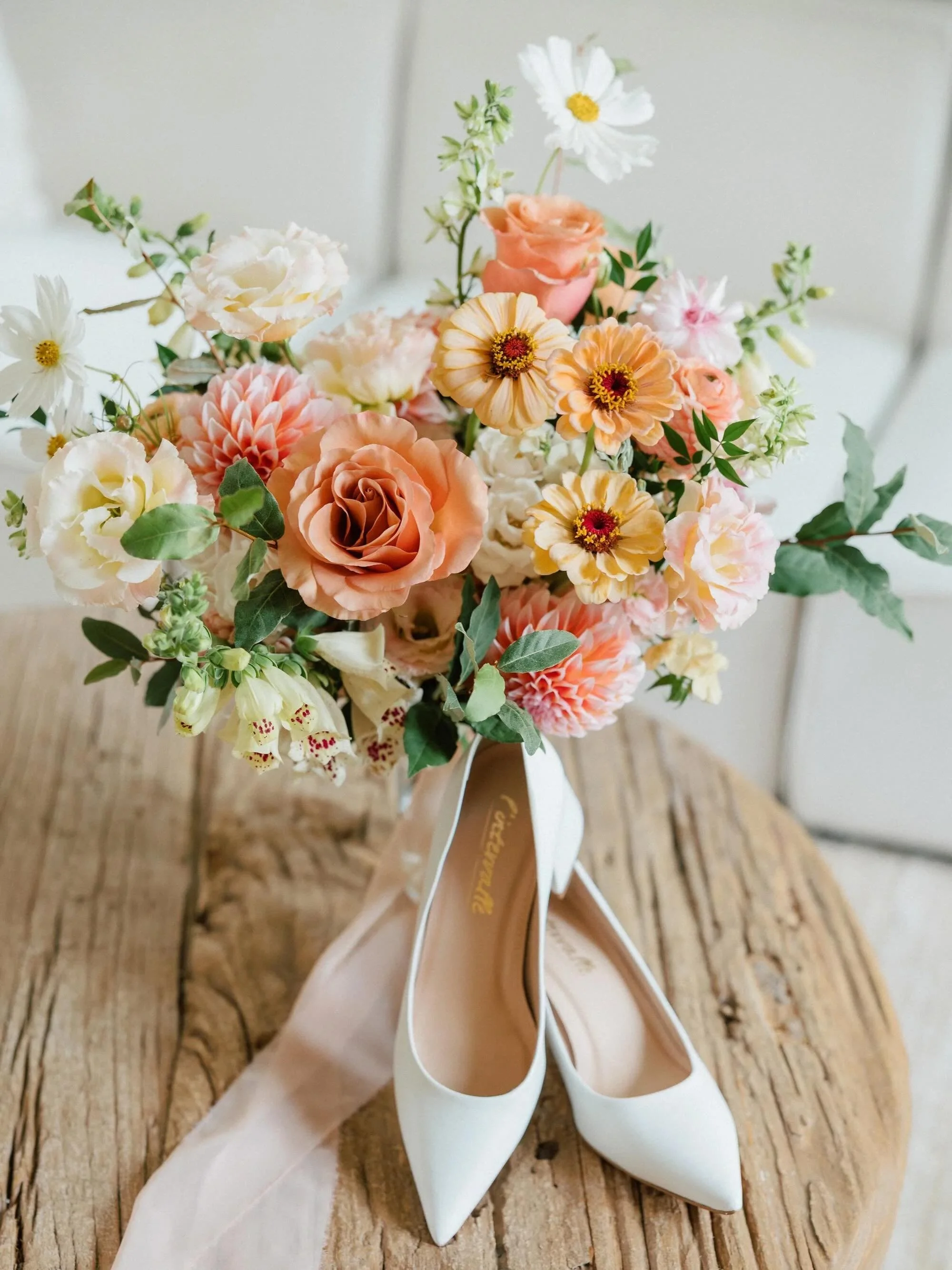 How many bridal bouquets do we make in a year?! Last year we made 18, and this year we expect to make at least 26! 🌸💍

The bridal bouquet is typically the one piece that I obsess over the most leading up to an event 💭👀

It features the best bloom