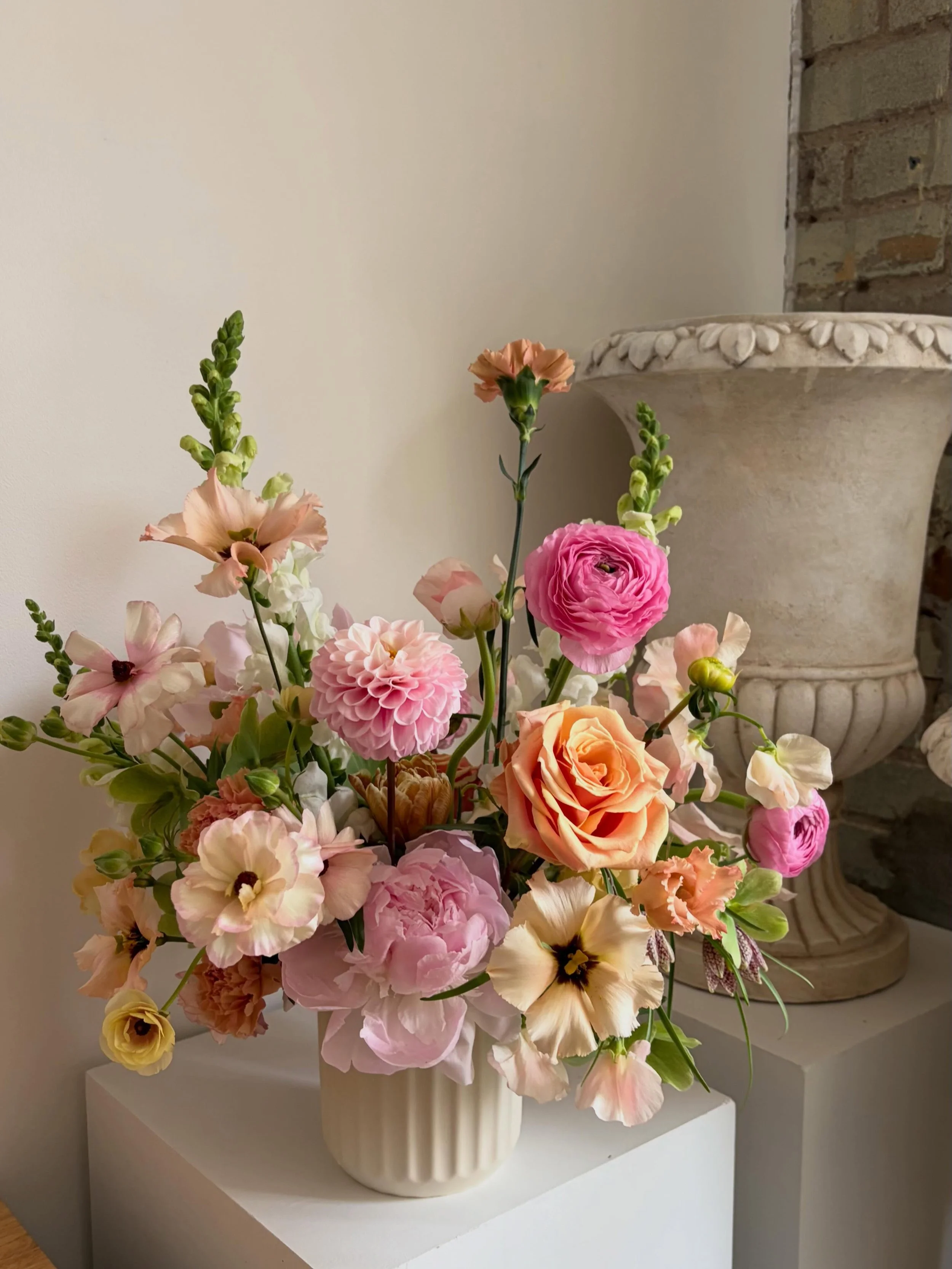 If this arrangement shows up on your porch this weekend, it means your family really really loves you! 🌸💛

JK - It actually means they have really really good taste in flowers! 💐👌

Toronto Florist 
Mother&rsquo;s Day Toronto
Mother&rsquo;s Day Fl