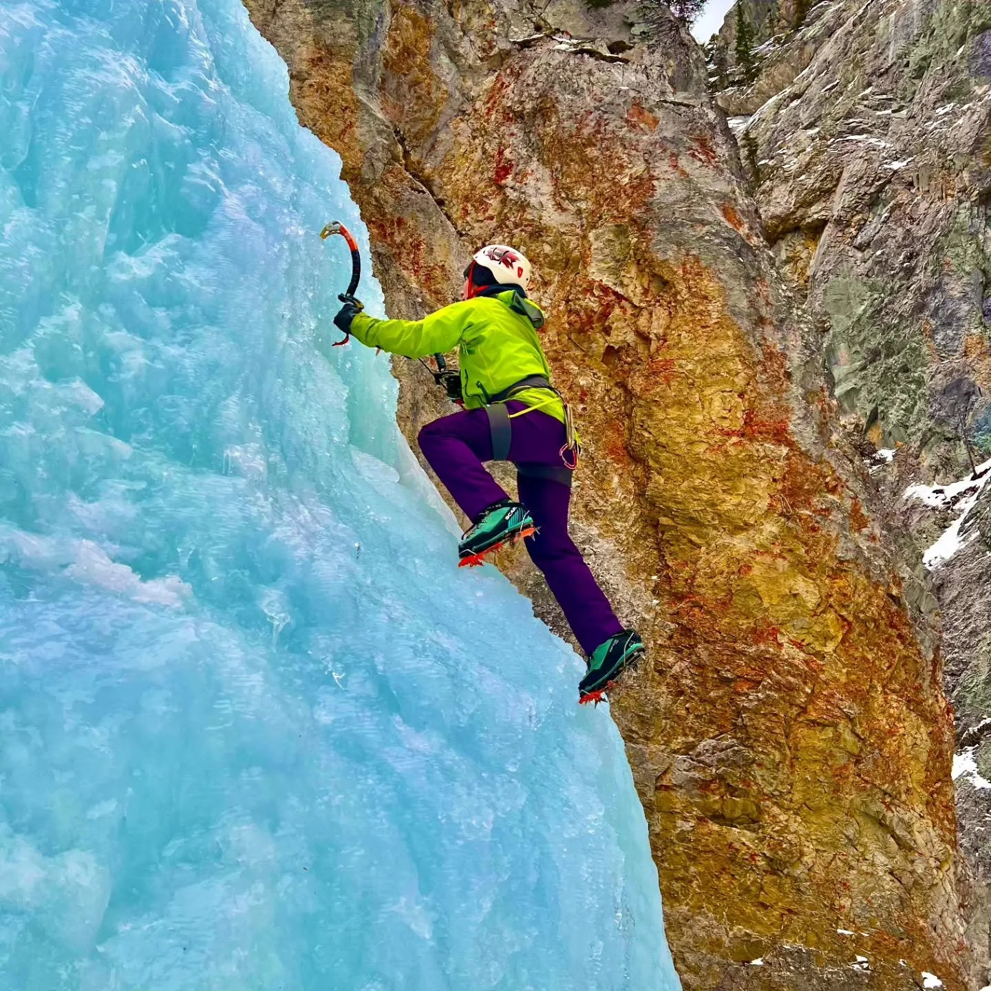 Beautiful day out with @lucyhillfitness and Brandon for their first day on ice. This lady had power to spare, l was impressed! Thanks for the great day and high spirits.
Conditions are great in the Canadian Rockies, come and play!