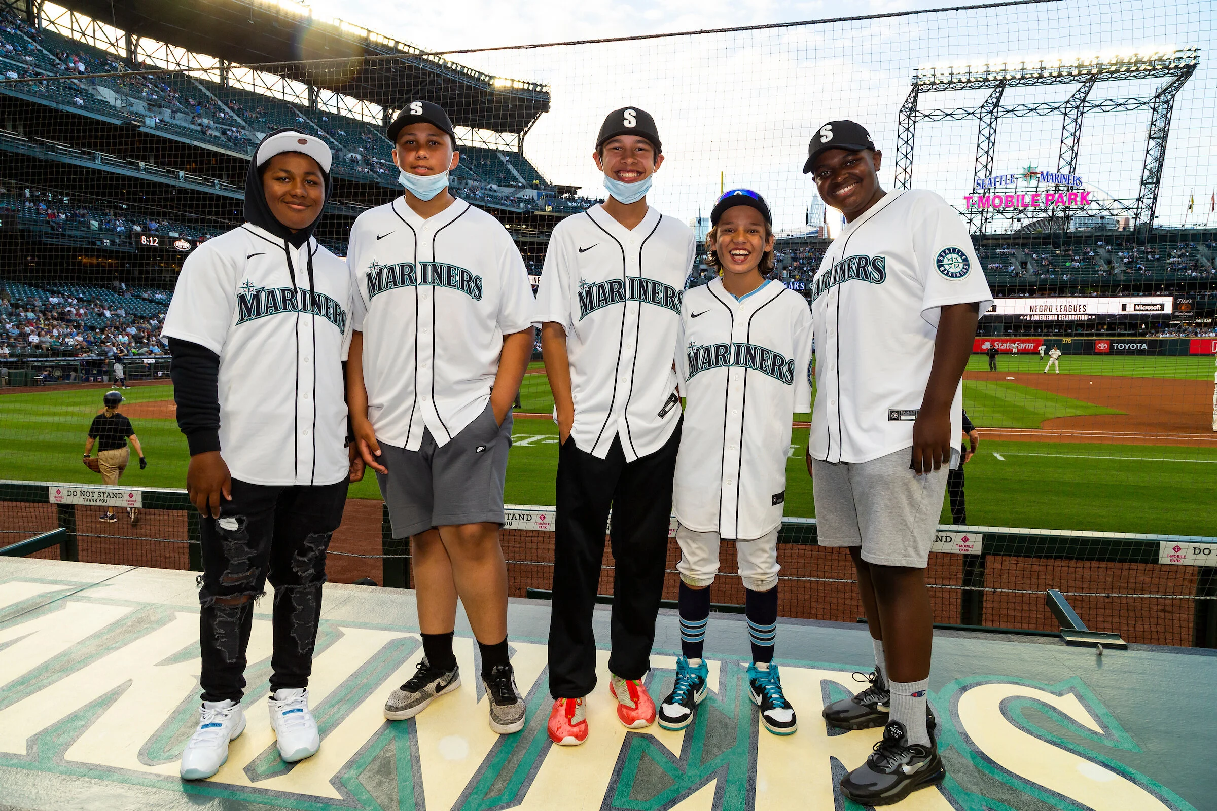 Mariners making effort to bring Baseball to the community through Hometown Nine