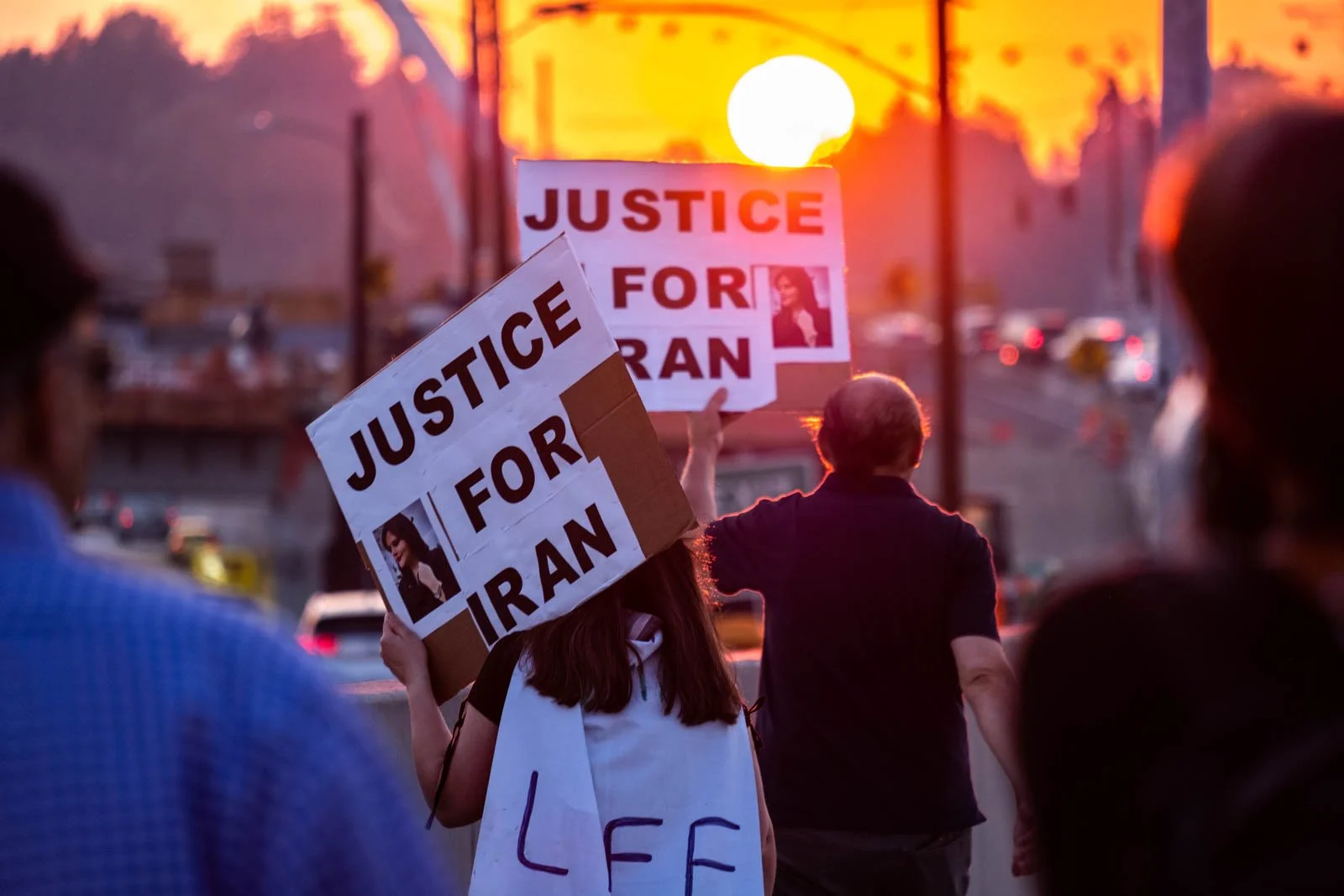 PHOTOS: SR 520 Bridge March and Candlelight Vigil Held in Seattle’s Third Straight Protest for Iran