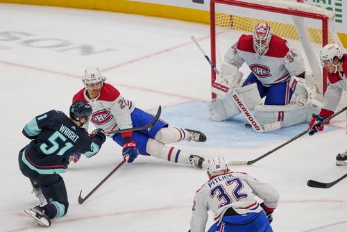 Did Shane Wright stare down the Canadiens' draft table? Glare from