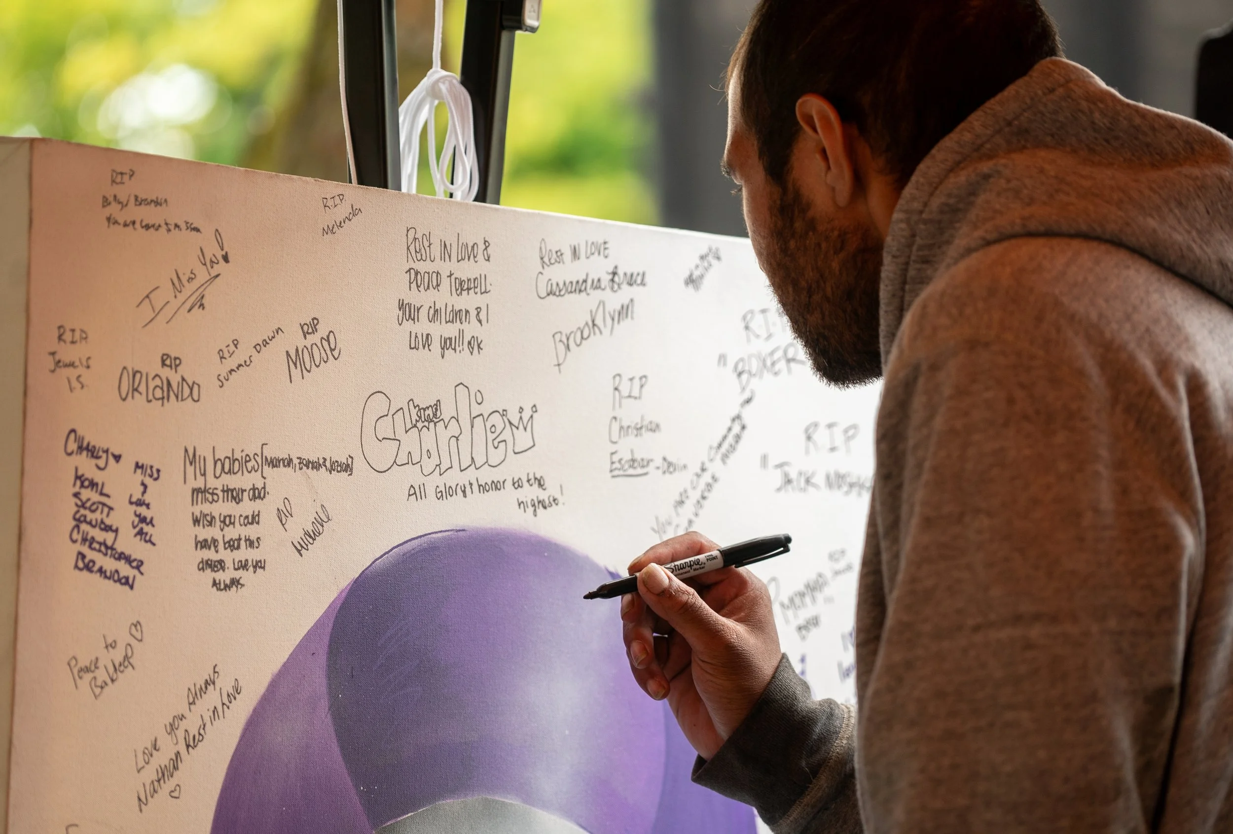 International Overdose Awareness Day Gathering In Seattle Includes Support, Resources, Reflection