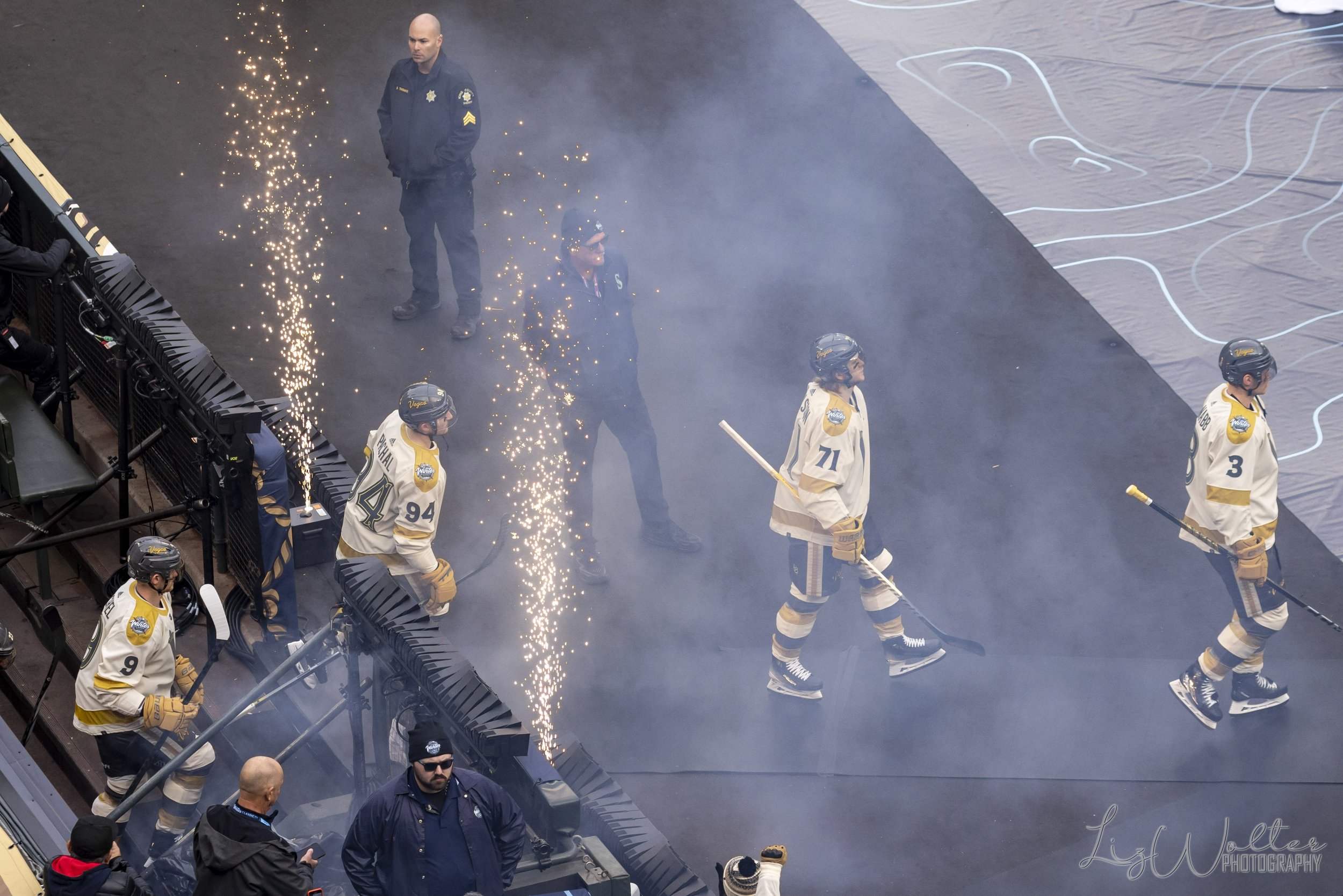 240101_WinterClassic2024-SeattleKrakenVSVegasGoldenKnights_LizWolter_067_WM.jpg