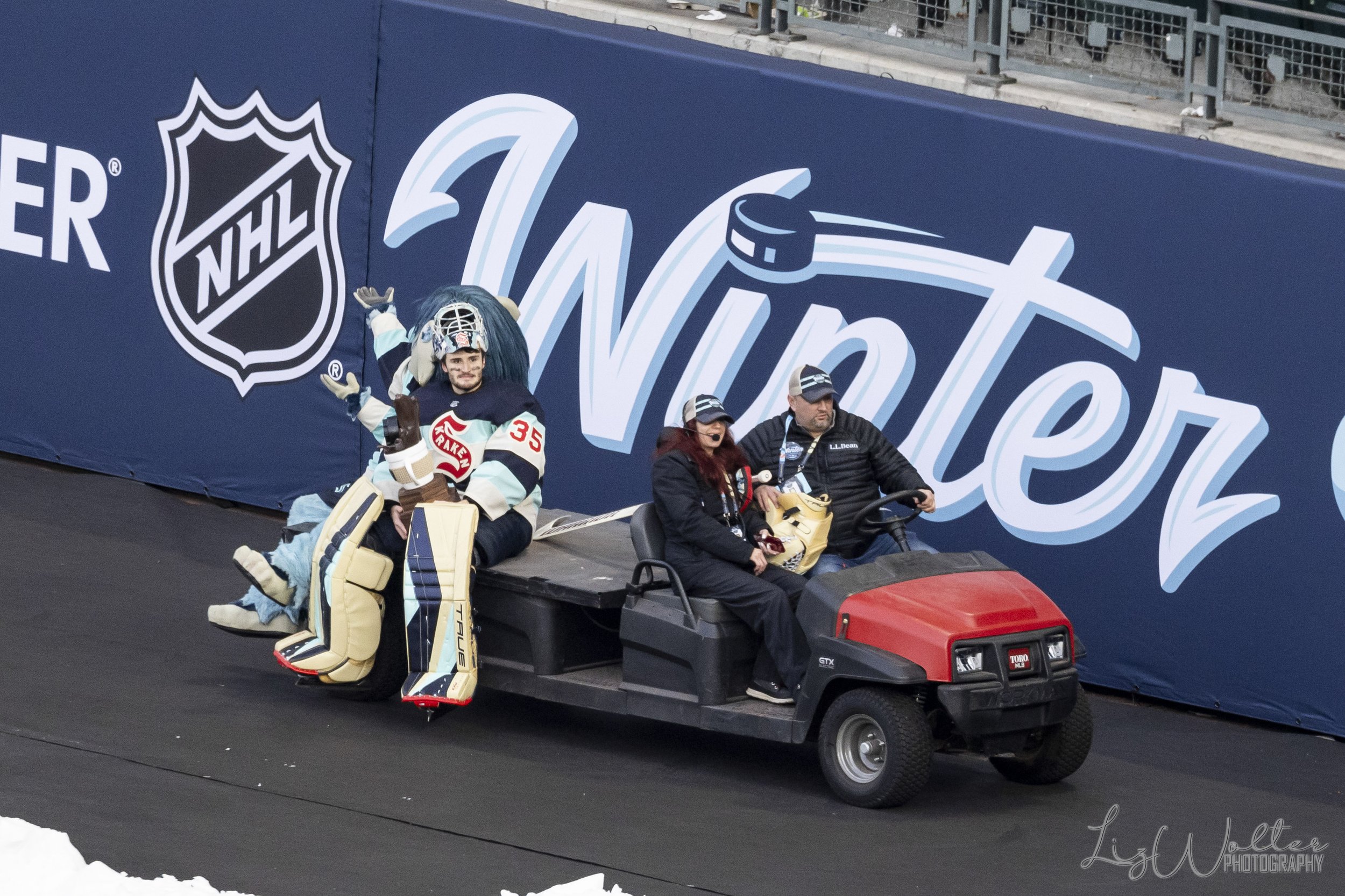 240101_WinterClassic2024-SeattleKrakenVSVegasGoldenKnights_LizWolter_262_WM.jpg