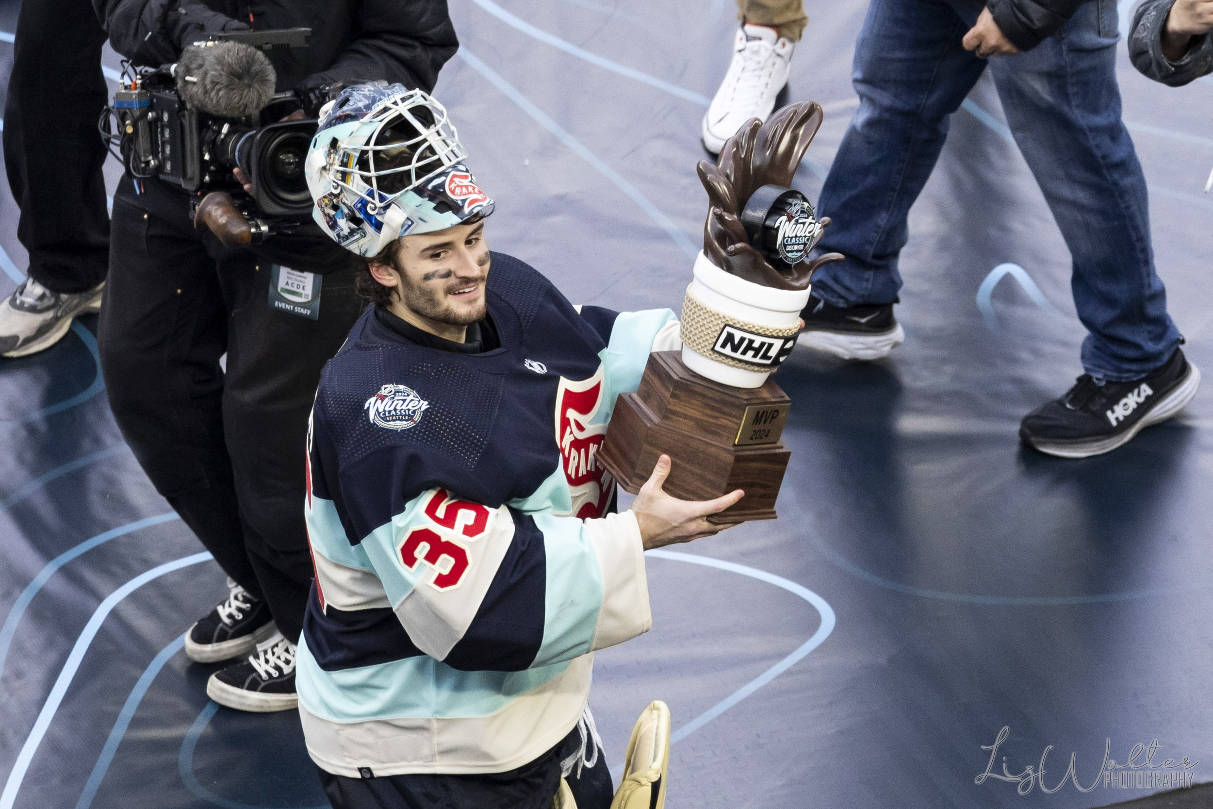 240101_WinterClassic2024-SeattleKrakenVSVegasGoldenKnights_LizWolter_268_WM.jpg