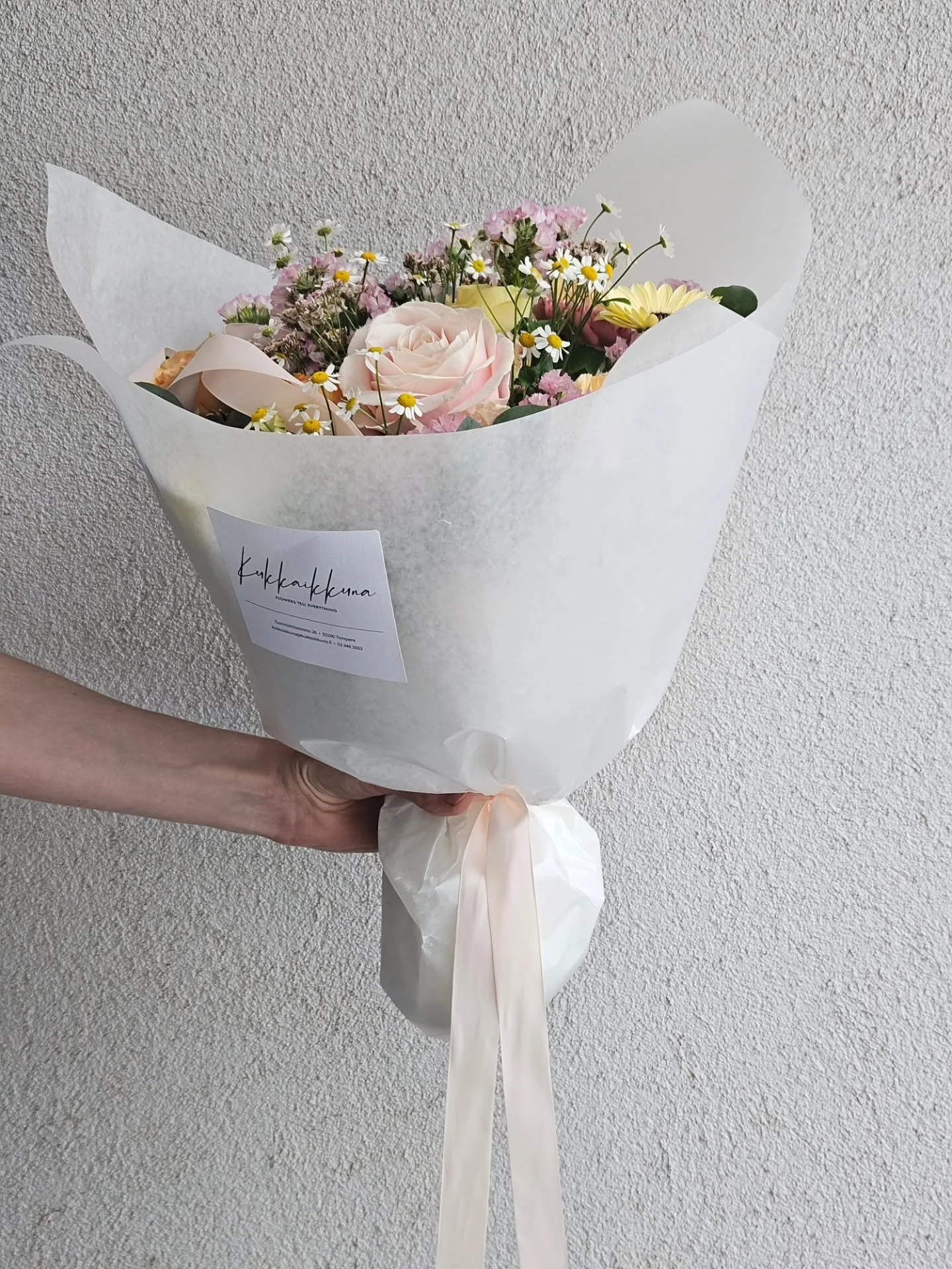 Pienin suurin askelin.Jokainen p&auml;iv&auml; tuo tullessaan unohtumattomia pieni&auml; suuria arjen kauniita asioita.
Kun te asiakkaat pyyd&auml;tte meid&auml;t osaksi yll&auml;tyst&auml;, suurta tapahtumaa el&auml;m&auml;ss&auml;, se on parasta 🌸