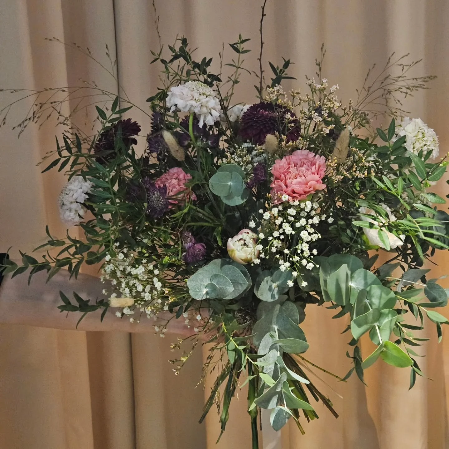 Helmikuinen tervehdys teid&auml;n viikkoon 🌸

#kukkaikkuna #kukkakauppatampere #kimppu #helmikuu #kukkia