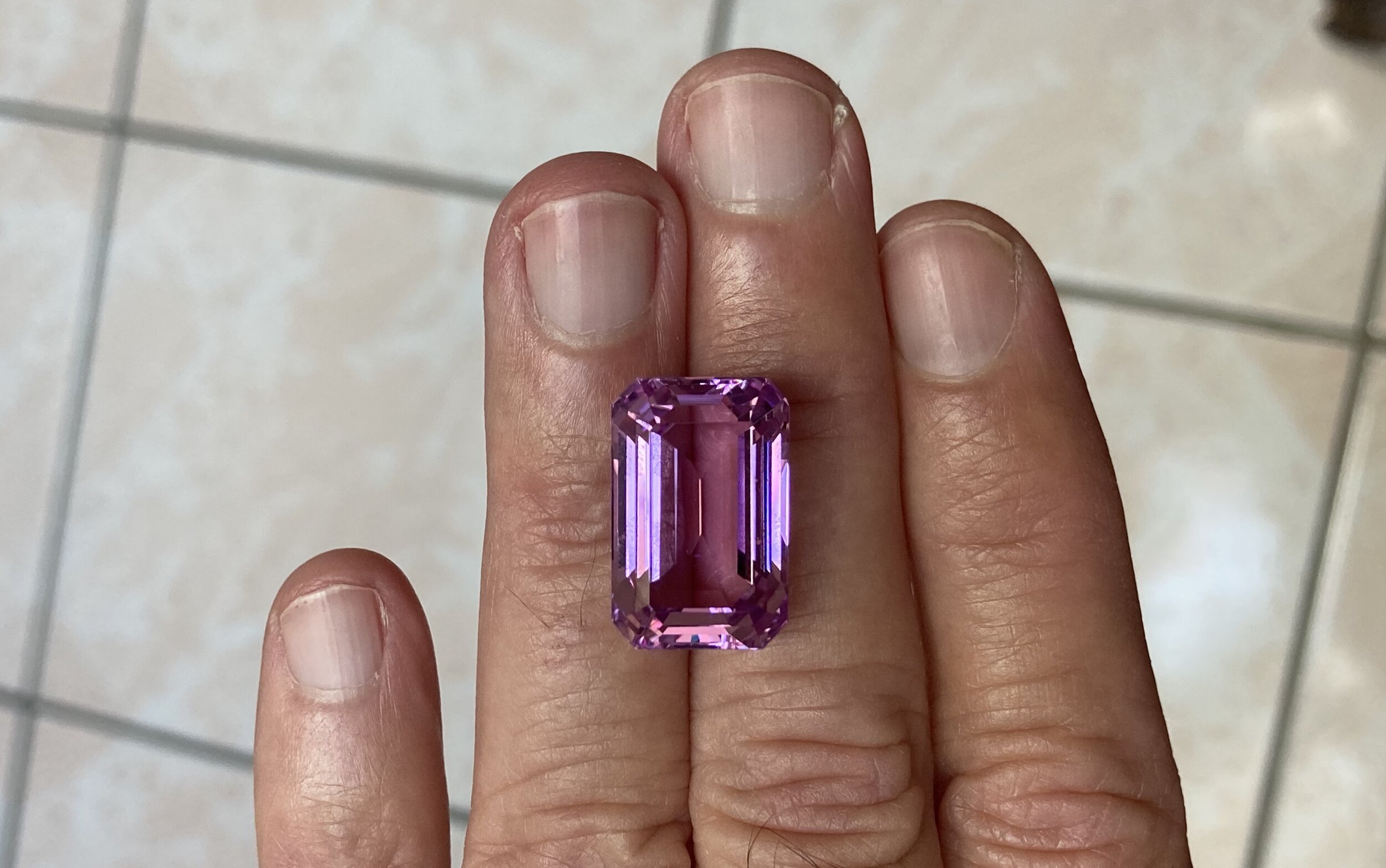 Kunzite27.30b.jpg