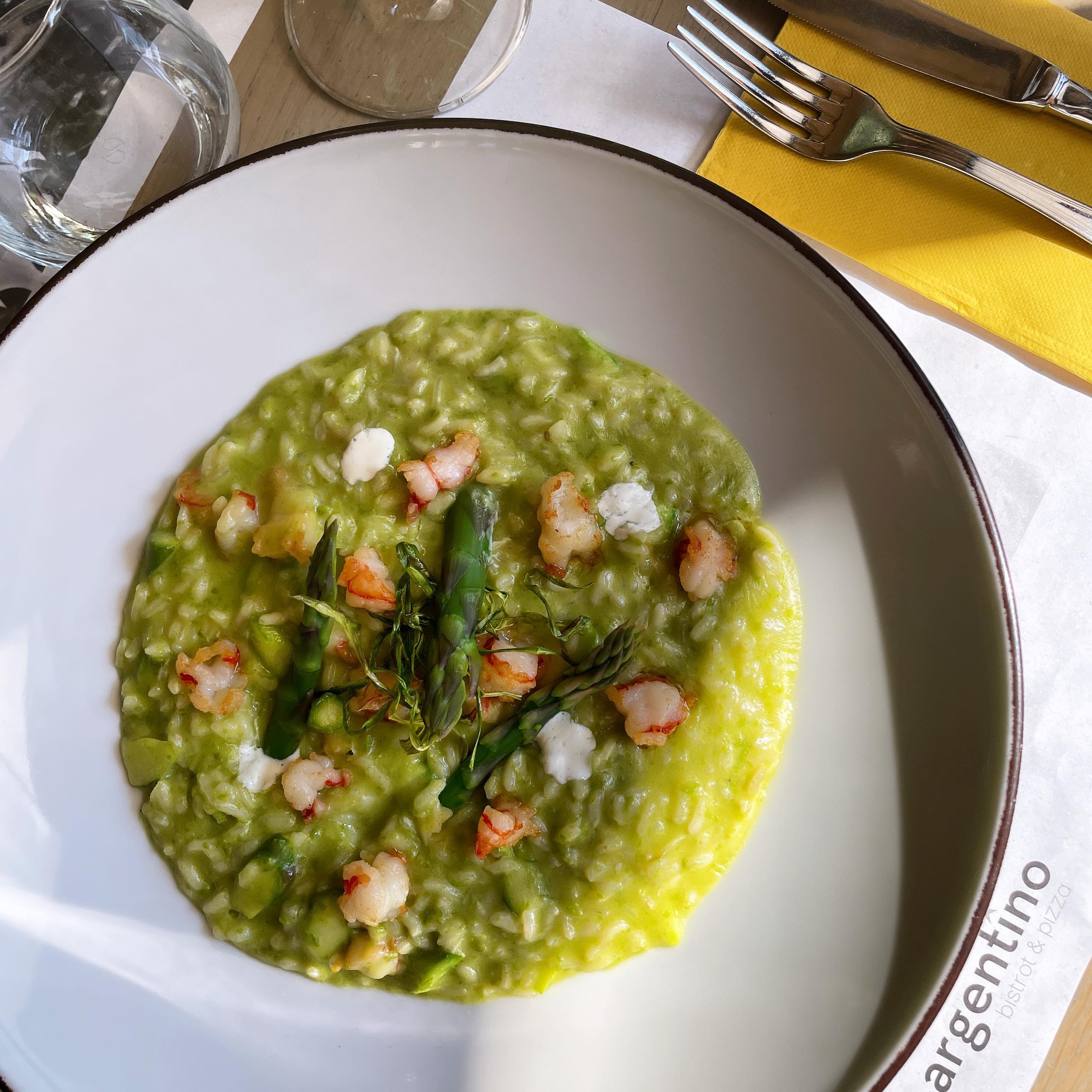 Stagione degli #asparagi 💚

📸 Risotto agli #asparagi con crema di #b&uuml;scion di #capra
&mdash;&mdash;&mdash;&mdash;&mdash;&mdash;&mdash;&mdash;&mdash;&mdash;&mdash;&mdash;
Argentino Bistrot &amp; Pizza 
Piazza Riforma -  6900 Lugano 
☎  091 922 