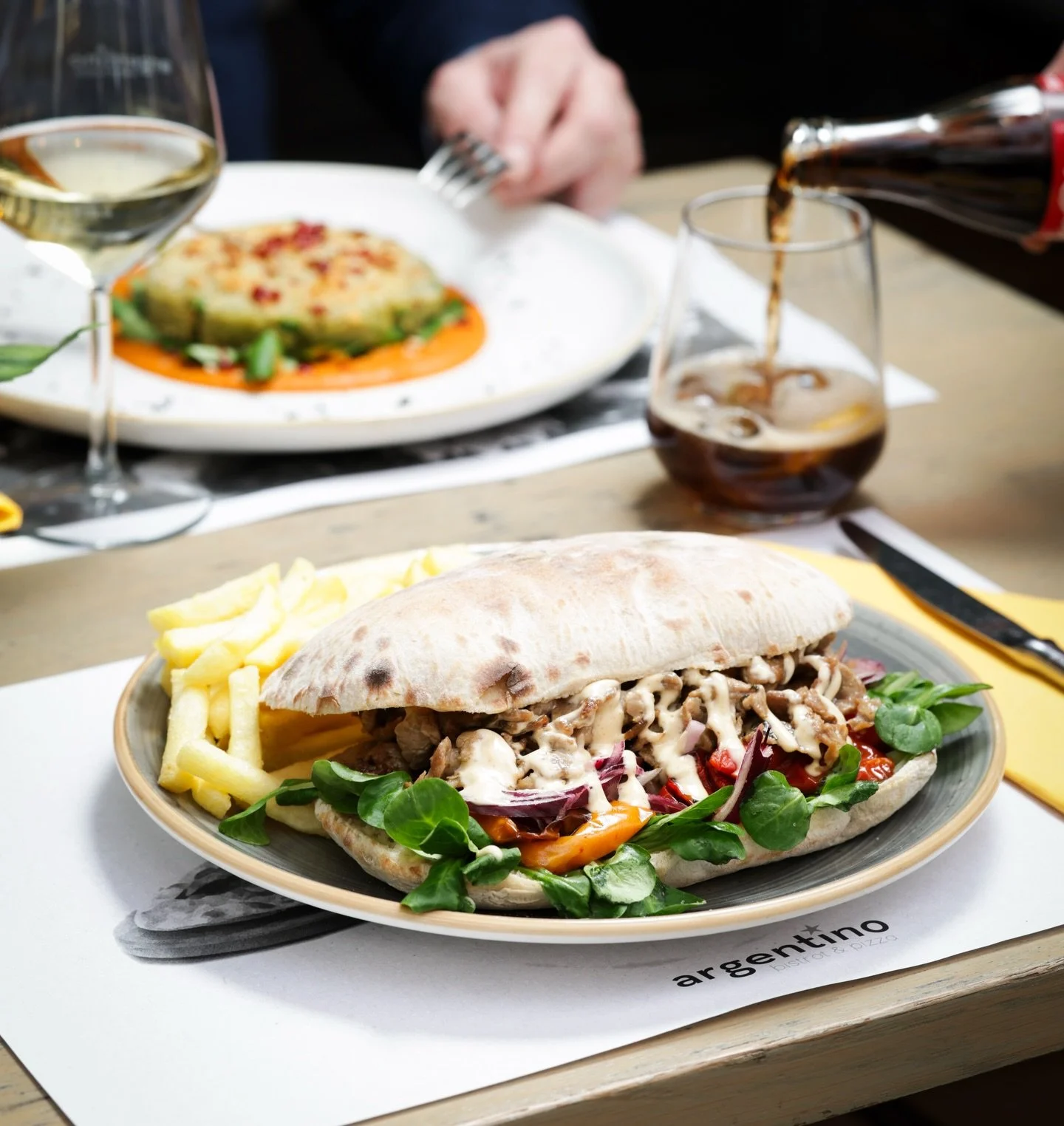 Avete gi&agrave; provato il nostro #SMOKY REBEL ?? 😍🤤

⤴️Ciabatta croccante artigianale, straccetti di maiale alla piastra, songino, cipolla, peperoni arrosto, mayo alla paprika 

📲Nel nostro men&ugrave;, lo trovate sotto #FOODIES, scoprite in evi