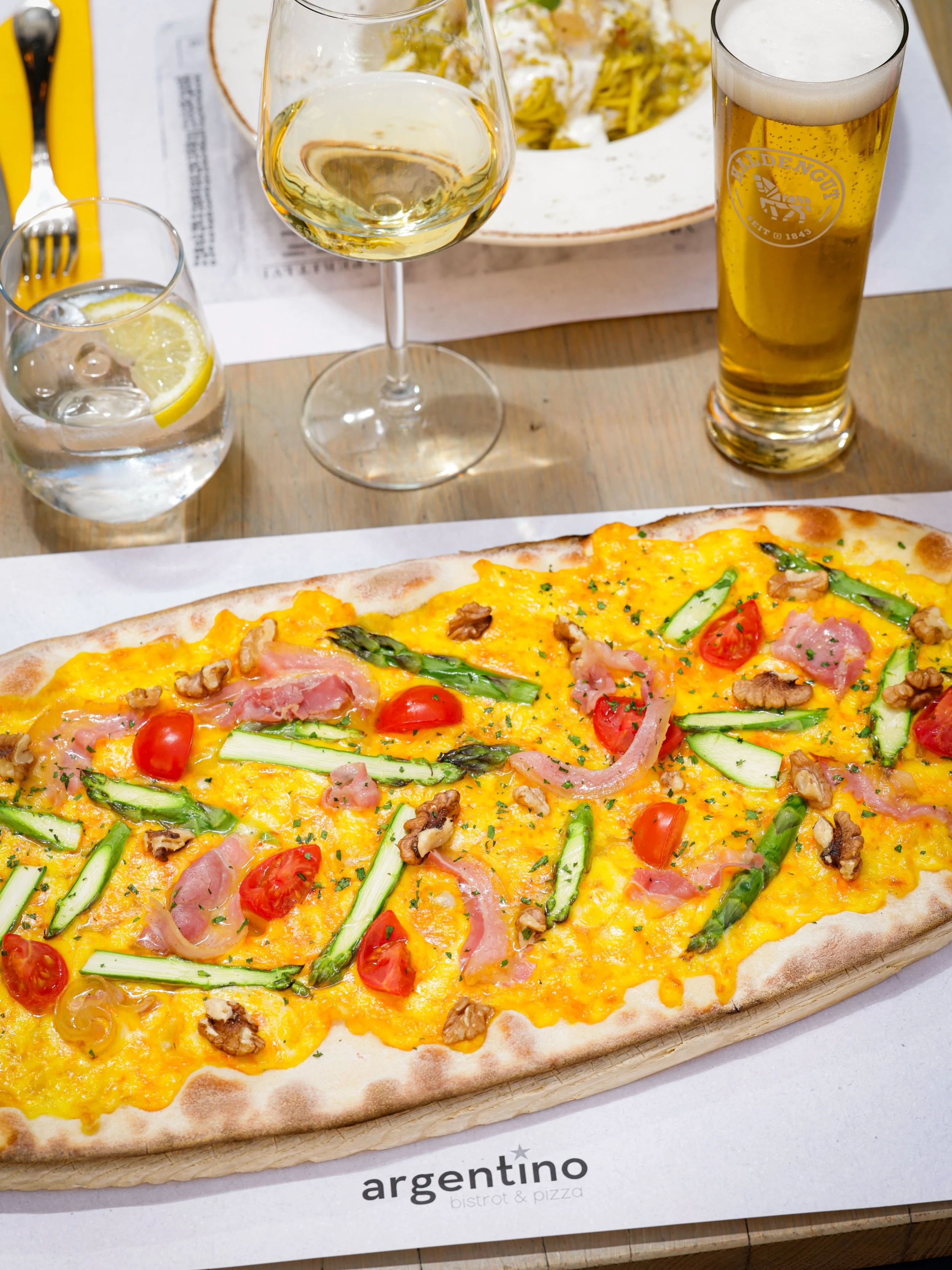 Una pizza diversa ogni mese, preparata con ingredienti scelti in base alla stagione! 🌸🍕

⤴️Pizza del mese di #MAGGIO 
Mozzarella allo zafferano, asparagi, pancetta, noci, pomodorini e prezzemolo

Argentino Bistrot &amp; Pizza 
Piazza Riforma -  690