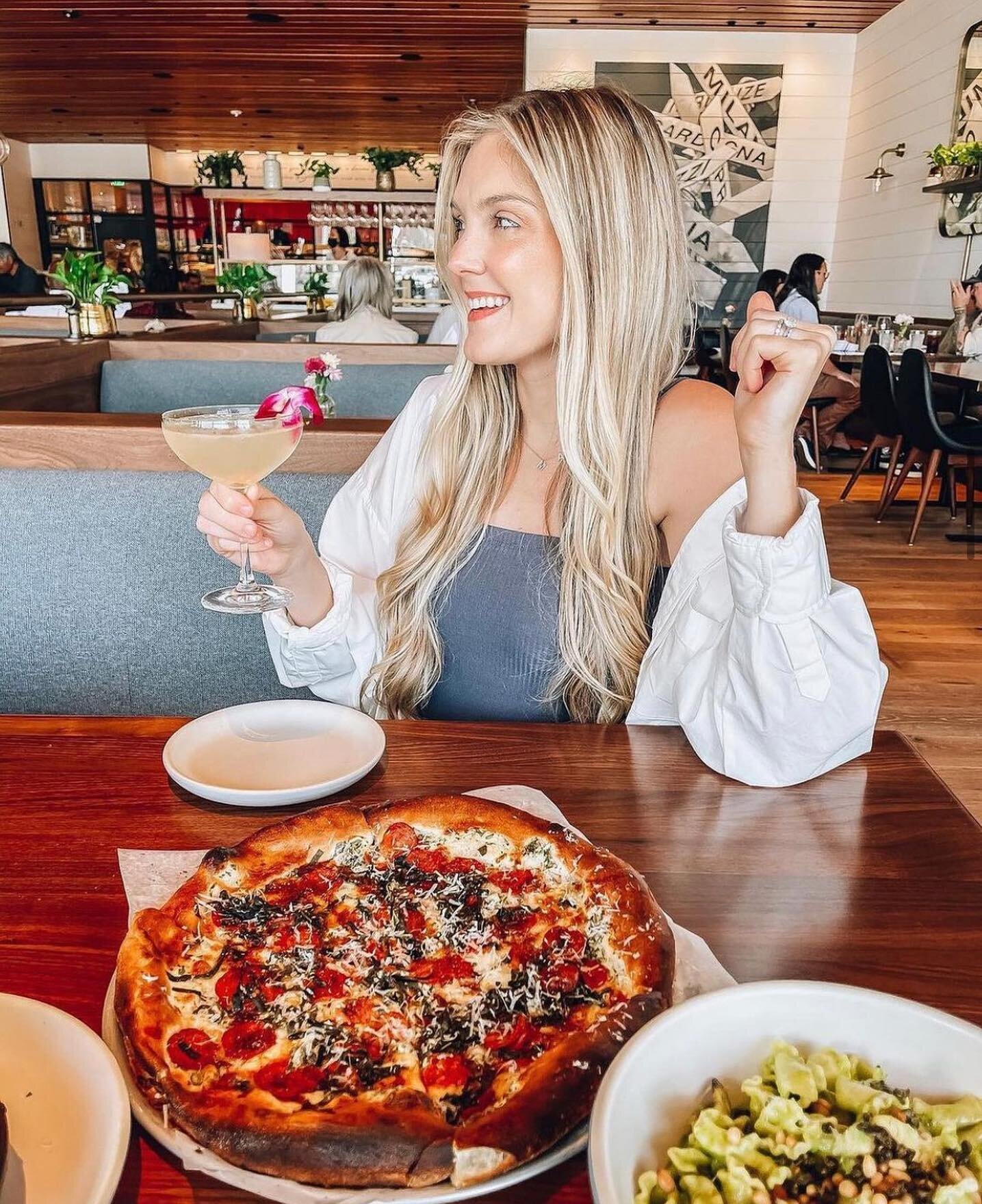 It&rsquo;s a pizza kind of night 🍕grab a slice over at @eatnorthitalia #legacywest 

Photo: @mbbfreeman