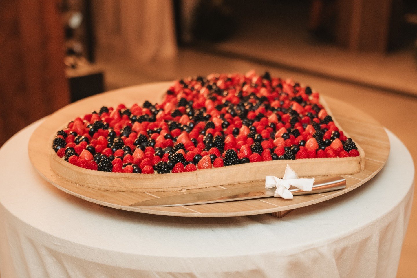 A fresh berry tart tastes better when it&rsquo;s heart-shaped.
The kind of sweet made to be shared.