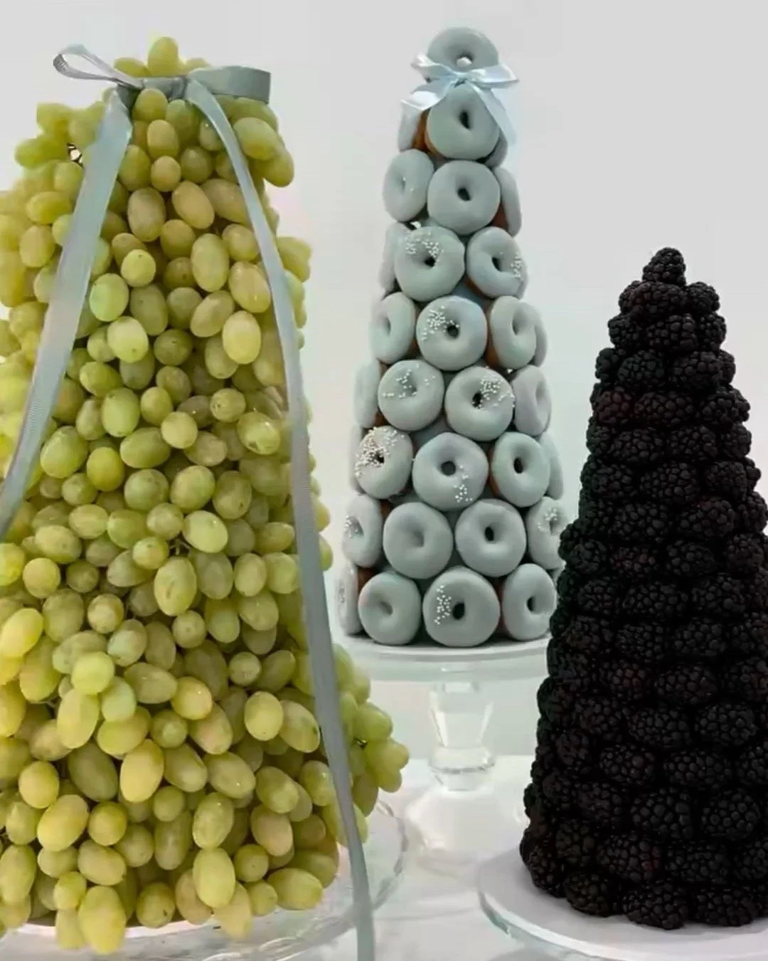 Edible installations that go beyond dessert.
Designed as visual moments - beautiful on the table, lingering long after.