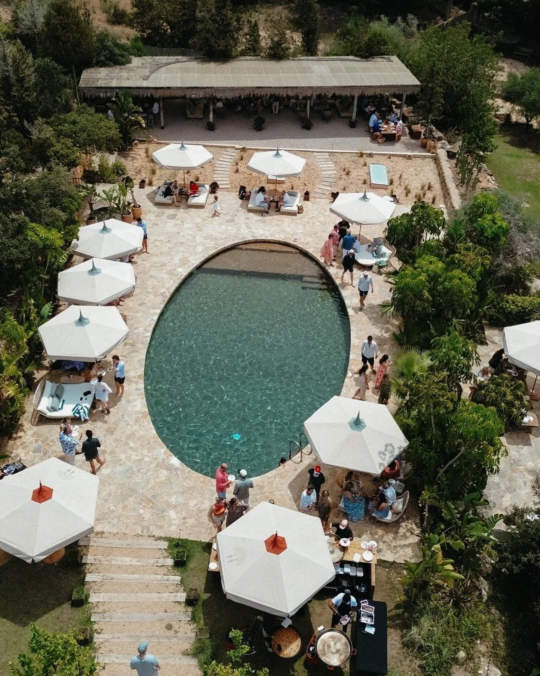 Two perspectives, one beautiful celebration.

From above, the full scale of the setting and everything we imagined and created. From the ground, the atmosphere, the details and the celebration itself.

I love looking back at a wedding this way. Two c