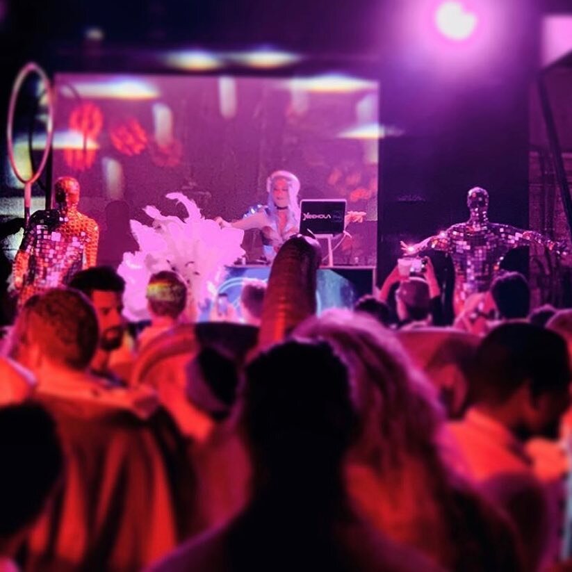 I got to play an awesome set as @neekolablu at one of the awesomest parties of SXSW in Austin for some of my fave movers and shakers of @Epxlife Thanks @tortillahunter for the cool shot and shout out!