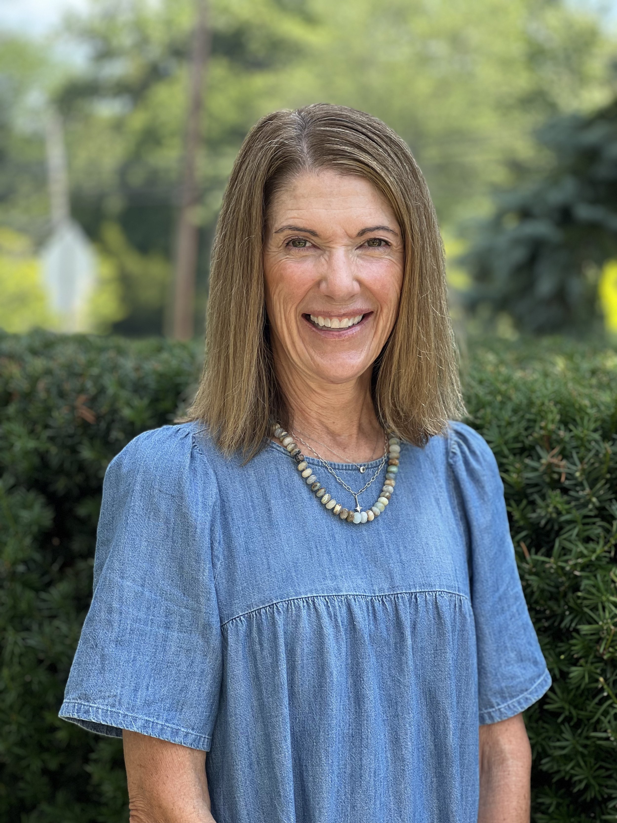 MEGHAN ROSOW, ASSISTANT TEACHER
