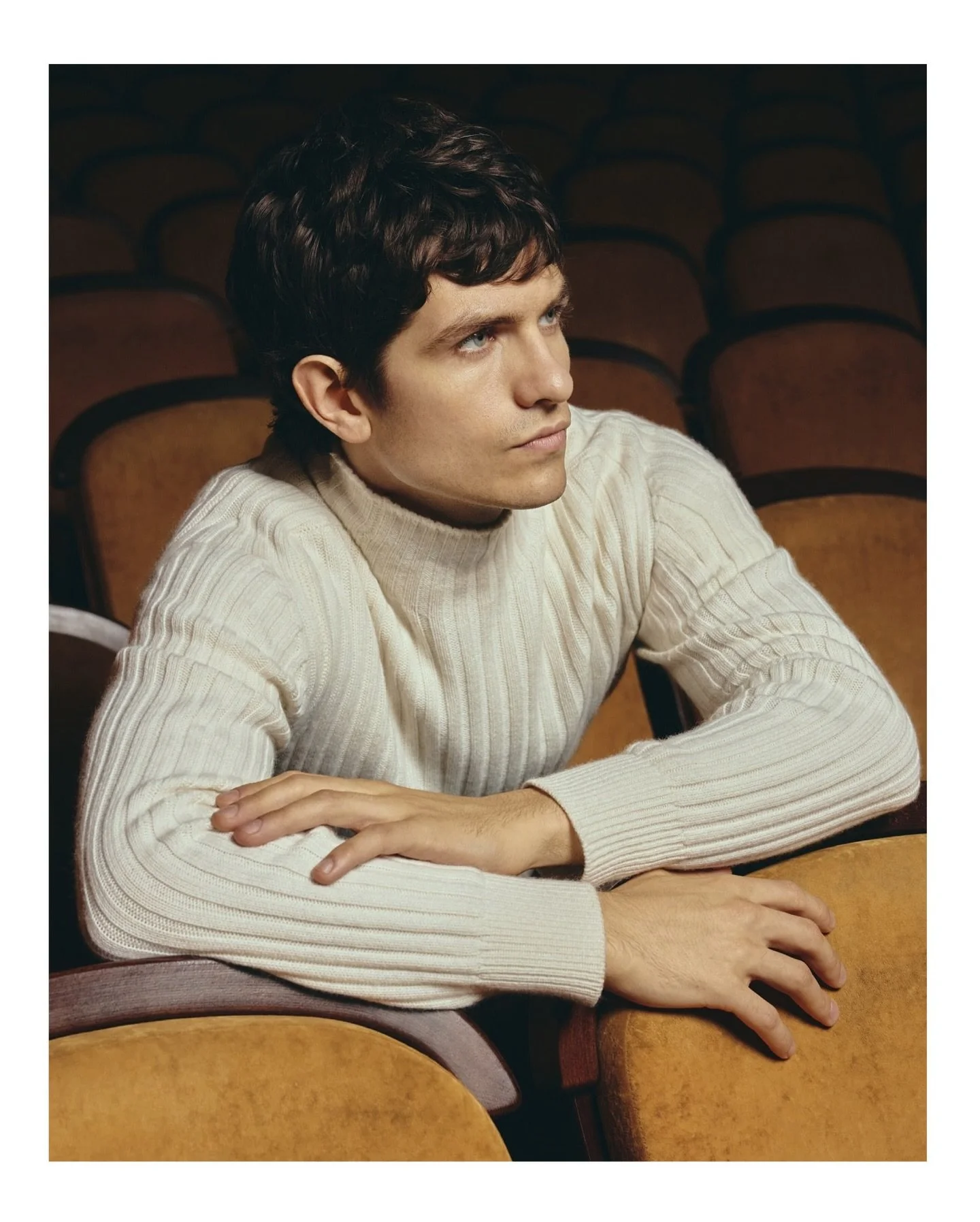 Merry Christmas !!! 🎄 
This was deffo a highlight of this year. I got to meet and witness some amazing people while I was Acting/ Modeling in some beautifully made horizontal content for @brunellocucinelli_brand&rsquo;s Seasonal Campaign, directed b