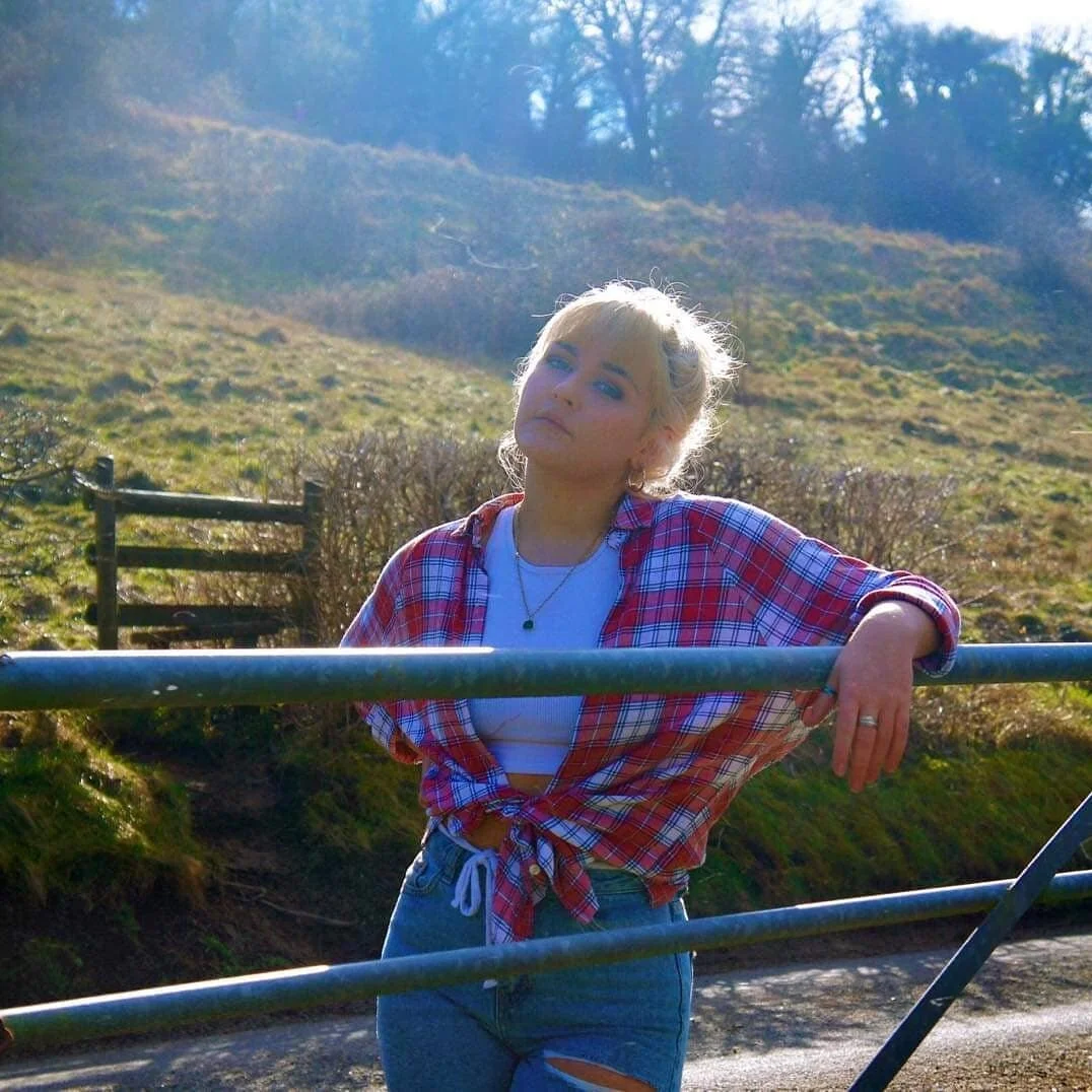 CHARLEY HART
 
SUNDAY
 
 
Charley is a 20 year old singer-songwriter from Berkshire who takes inspiration from KT Tunstall, The Staves, First Aid Kit and the like. Her style ranges from laid back indie folk to upbeat acoustic sing-a-longs where her p