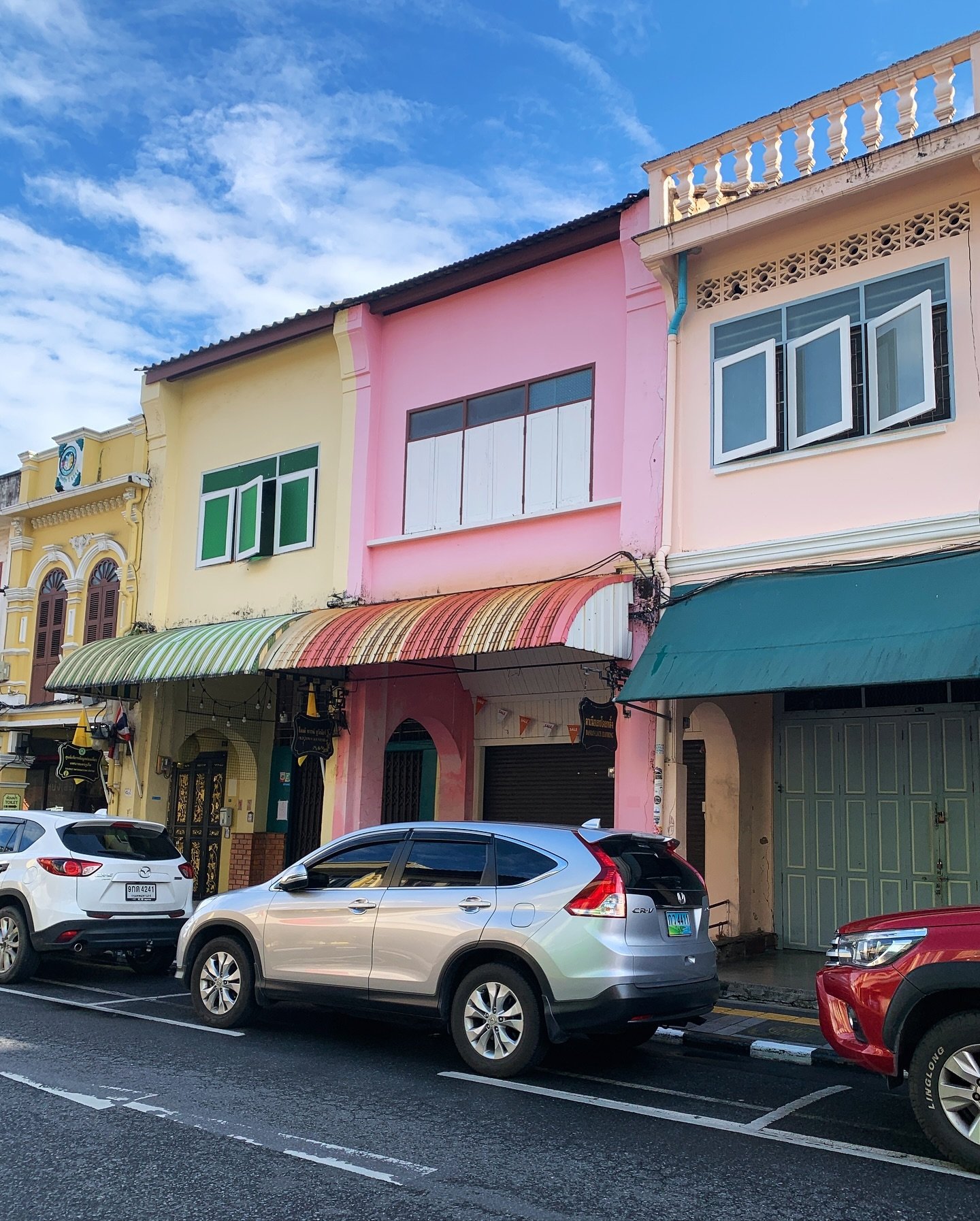 Old Town Phuket, a color study 🍡⁣
⁣
#colorinspiration #digitalnomadlife #solofemaletraveler #wanderlustwomen #nomadlifestyle #phuketdiaries #oldtownphuket #explorethailand