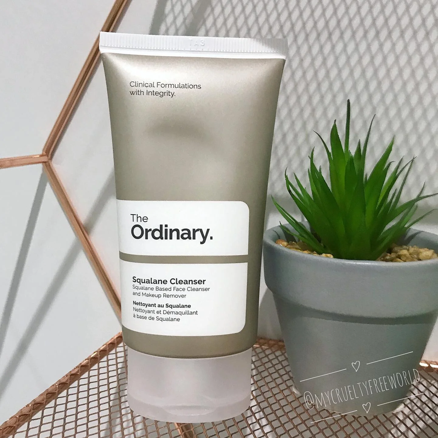 Started using @theordinary squalane cleanser for the first time the other day. Really liking it so far with the texture being more of an oil than gel. It doesn’t foam up, but does leave my skin feeling really clean. 
.
.
.
#skincare #skincareroutine 