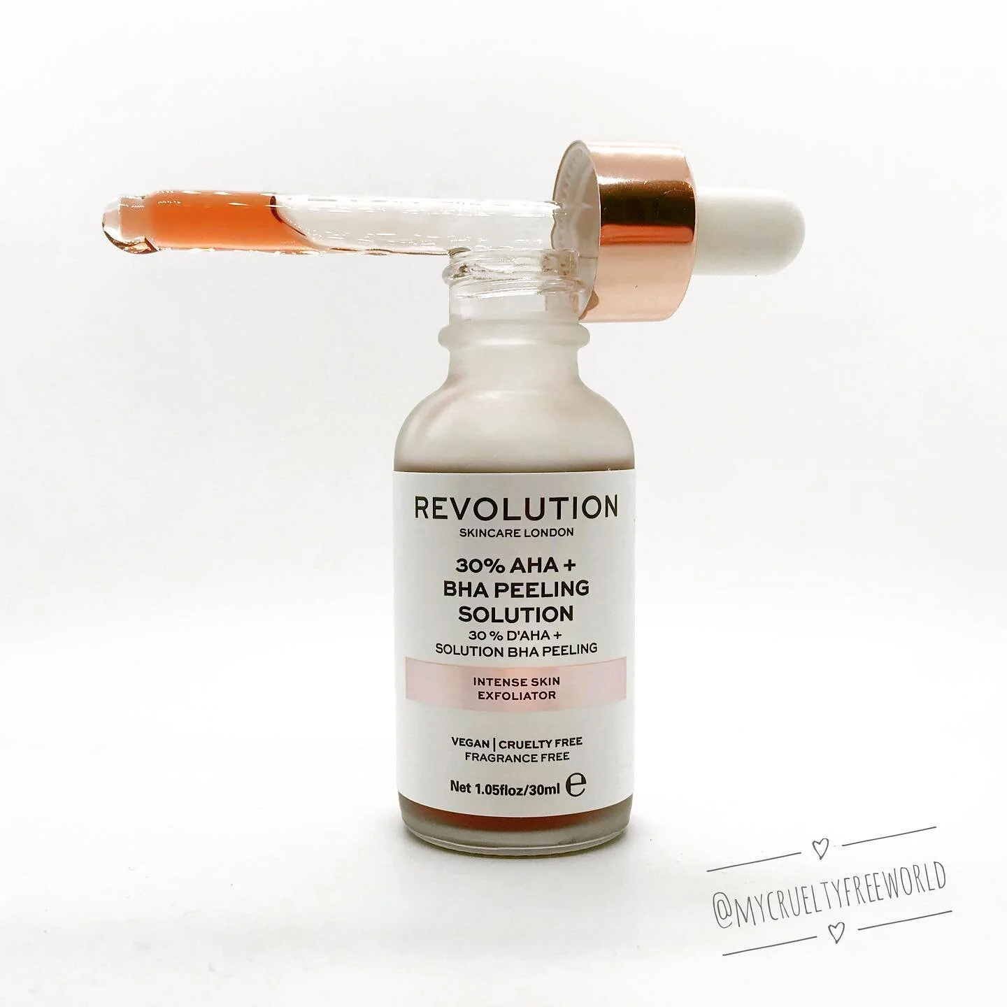 After months of being too scared to use it, I’ve finally been giving the @revolutionskincare peeling solution a go. (I think they’ve slightly changed the name of it now)
So far I’ve been using it once a week for around six minutes and I’m definitely 