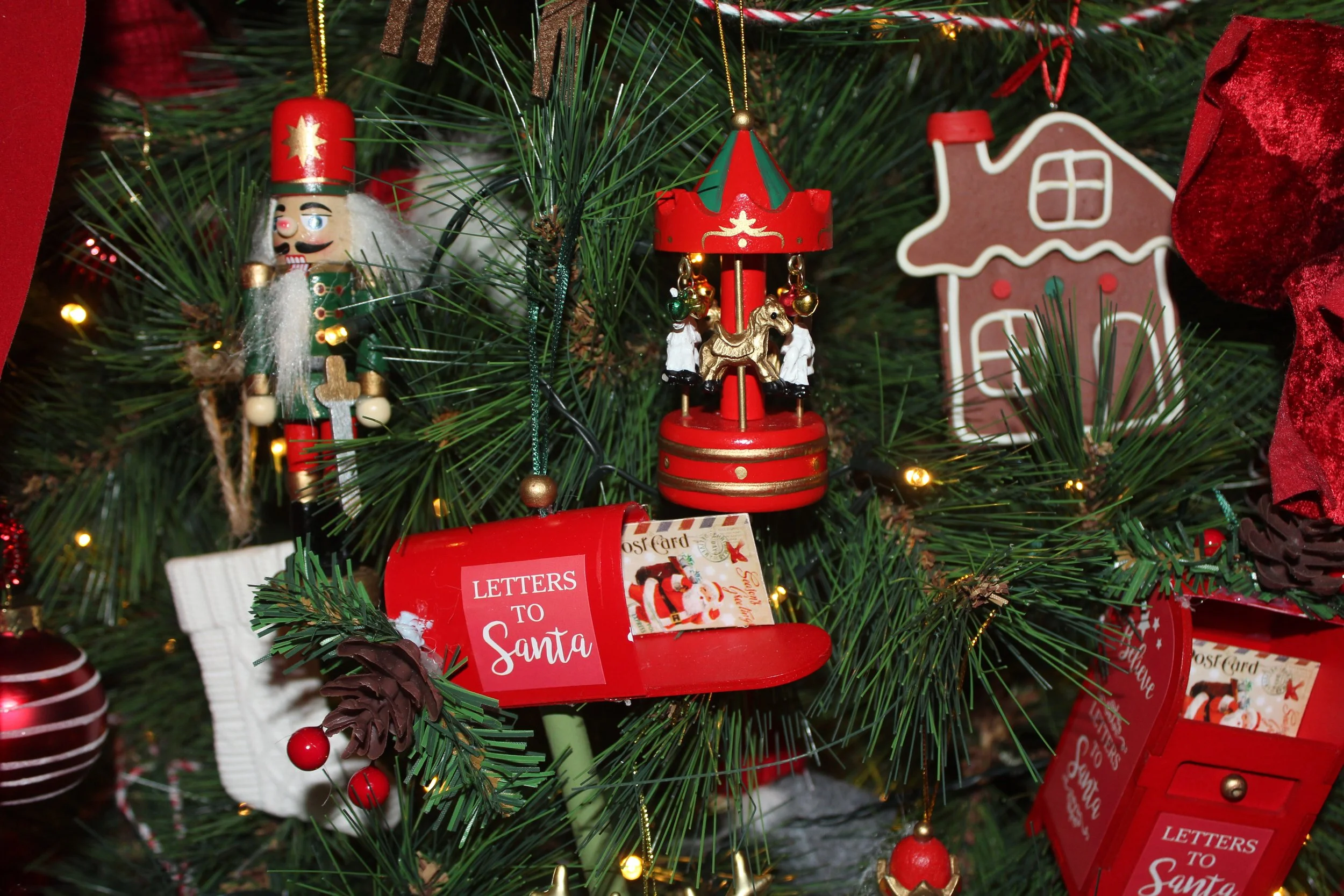 The Ultimate Guide to Decorating Your Christmas Tree
