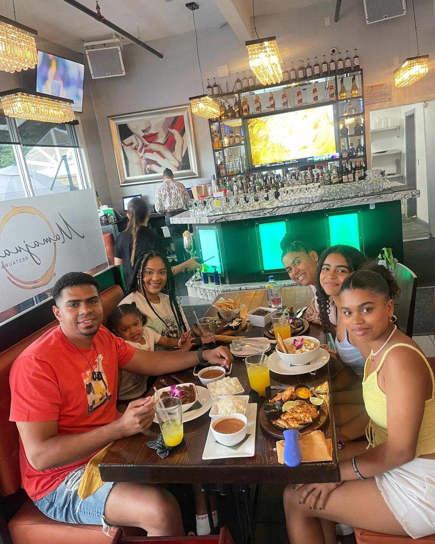 We are so grateful to have customers who love spending time in our restaurant.🙏🤩👨&zwj;👩&zwj;👧&zwj;👦

#family #time #enjoy #restaurants #mamajuana #mamajuanarestaurant #mamajuanarestaurantlounge #mamajuanalawrence