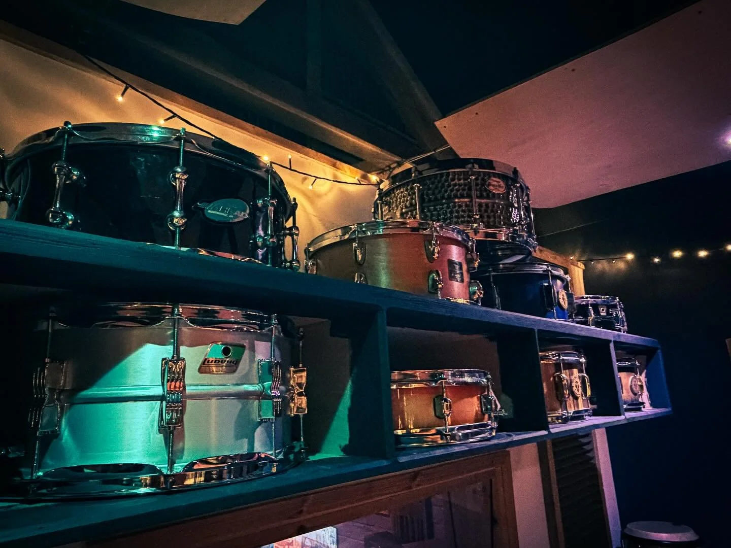 Livin&rsquo; on a snare 

#snare #ludwig #yamaha #ahead @bullheaddrums #recordingstudio